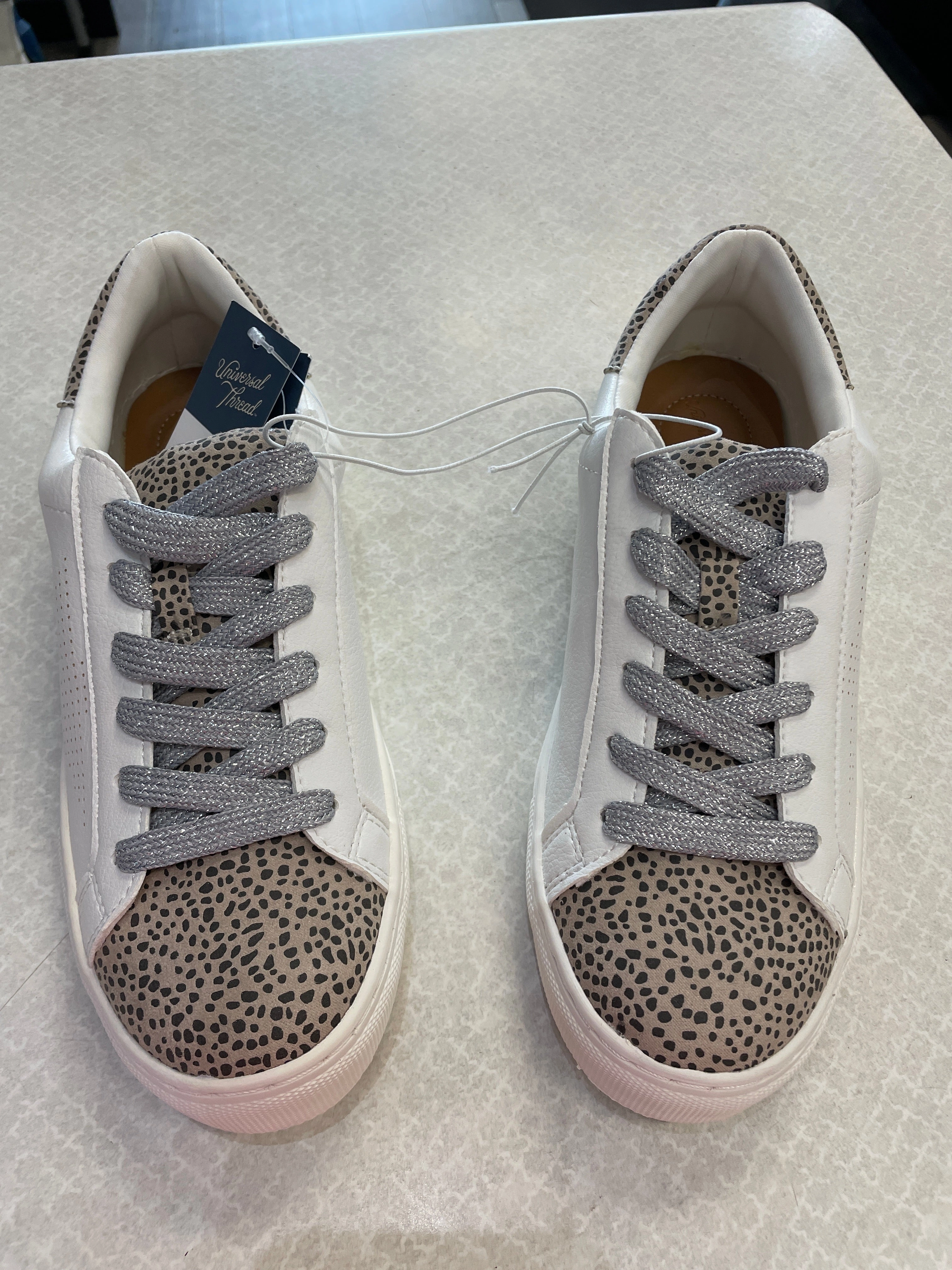 Shoes Sneakers By Universal Thread In White, Size: 8.5 Hyper Responsive Cushion