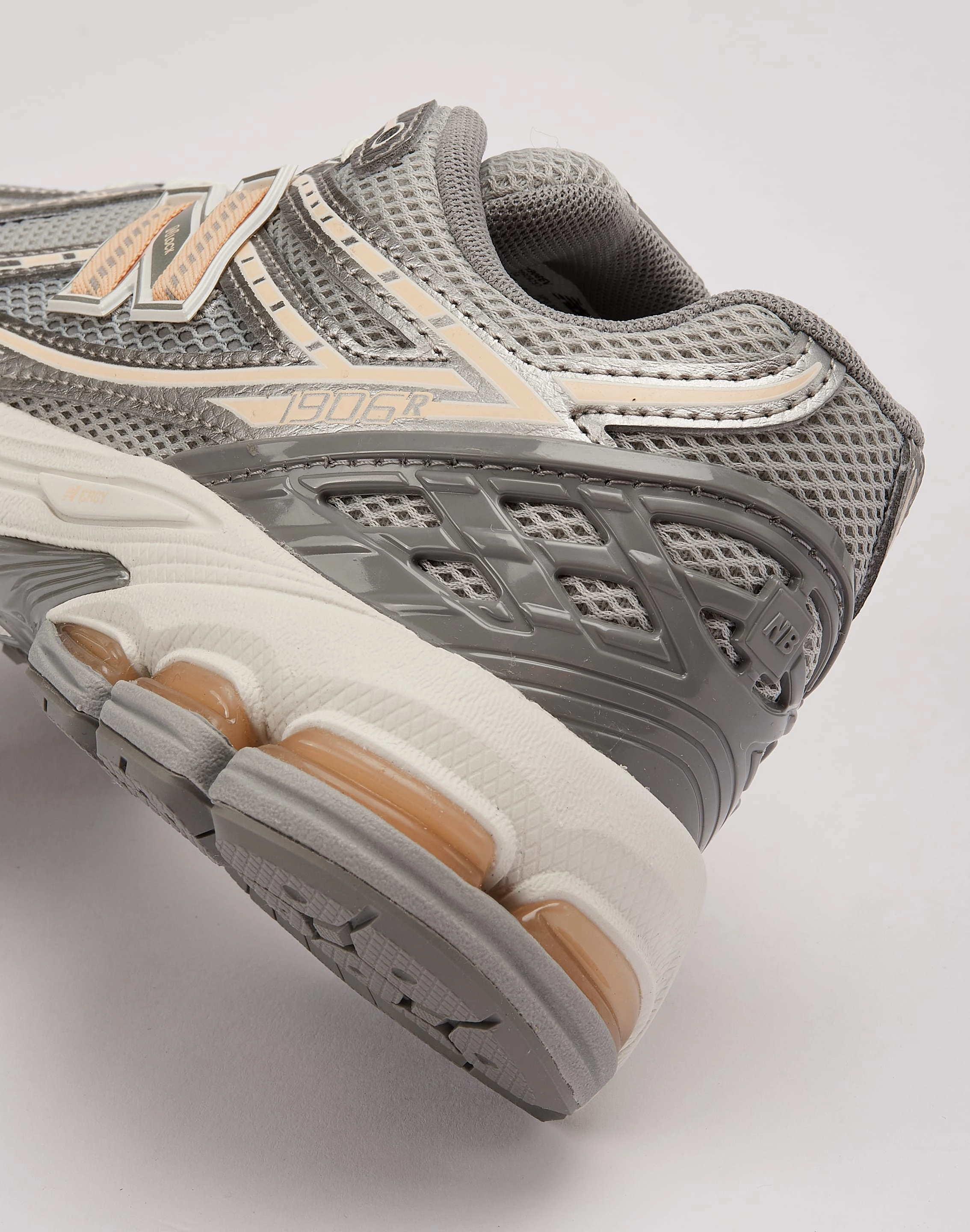 New Balance 1906R Grade-School running for self - improvement