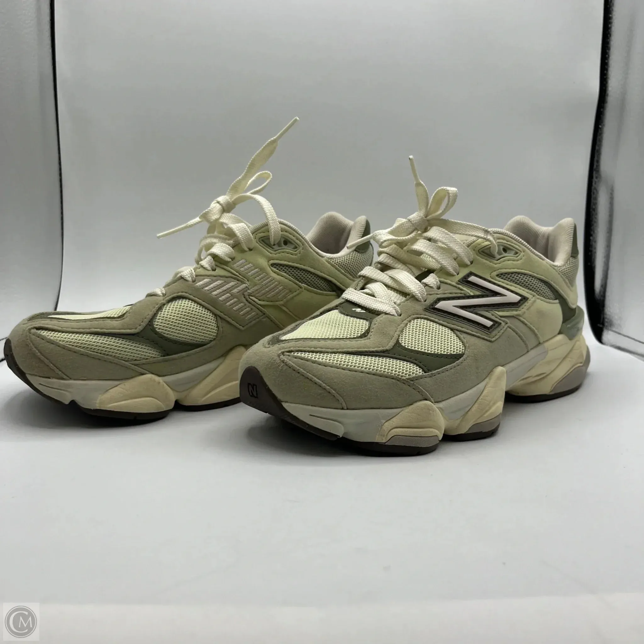 Shoes Sneakers By New Balance In Green & Tan, Size: 6.5 CasualWear