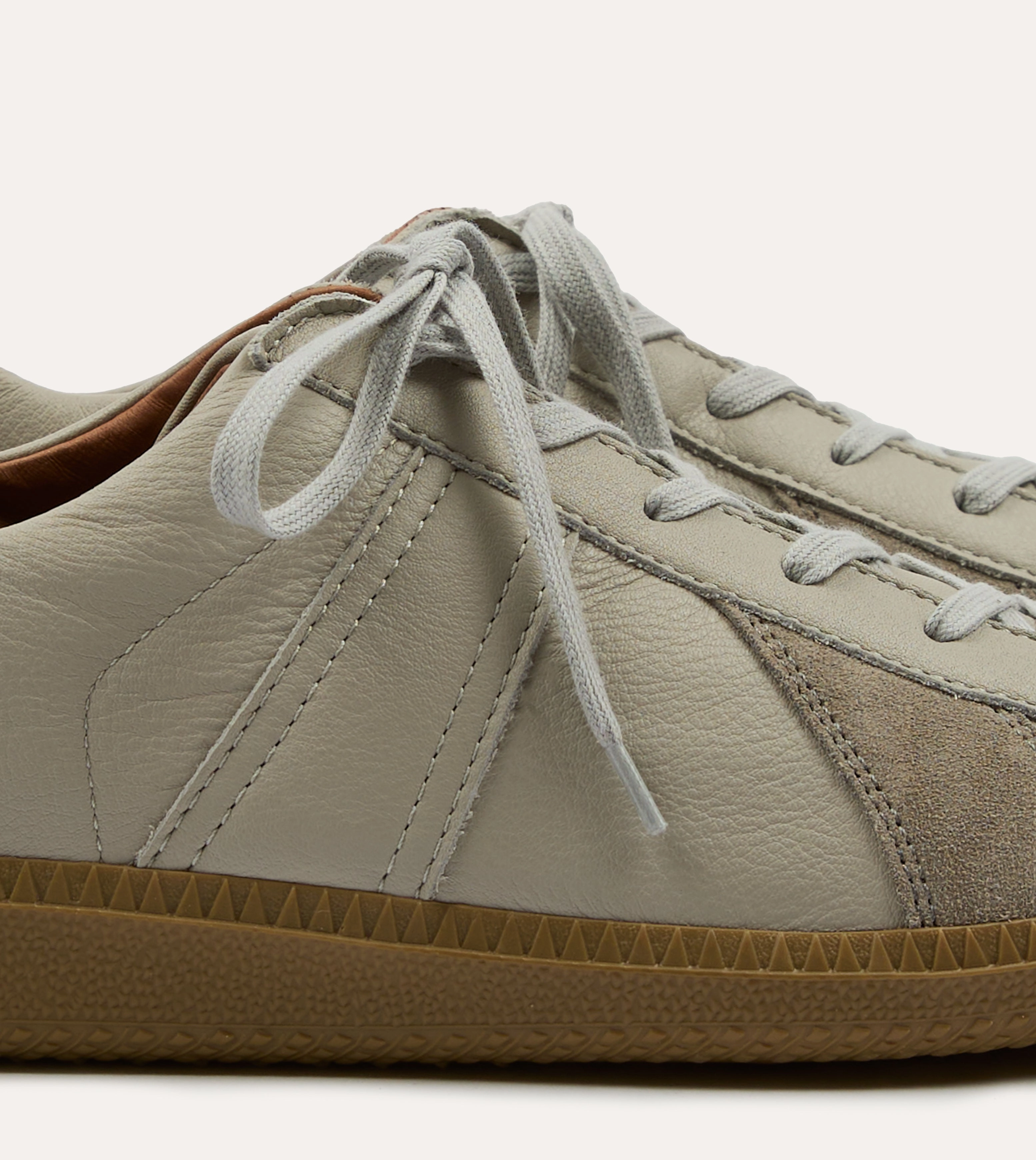 Comfort Stand Reproduction of Found Grey Germany Military Trainer