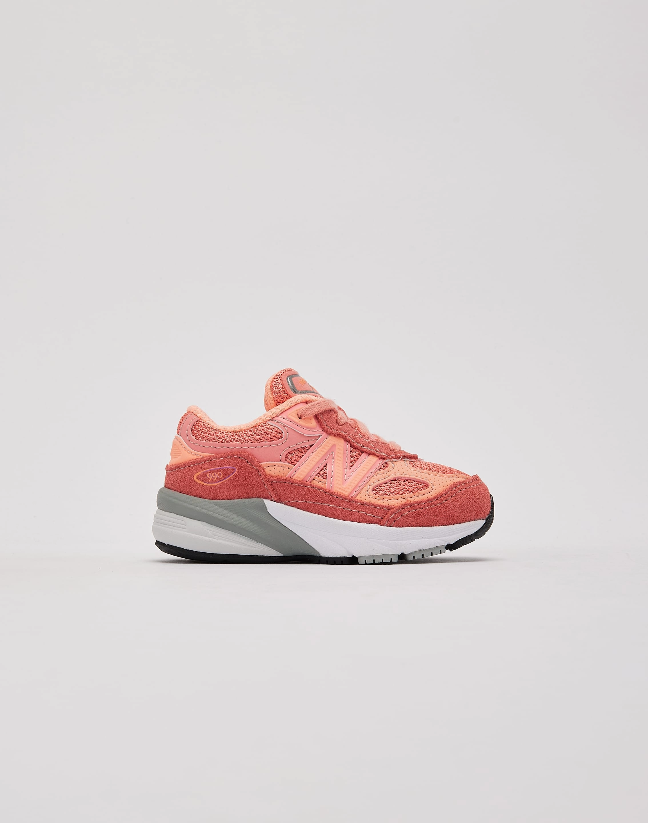 rigid - sole New Balance 990v6 Toddler