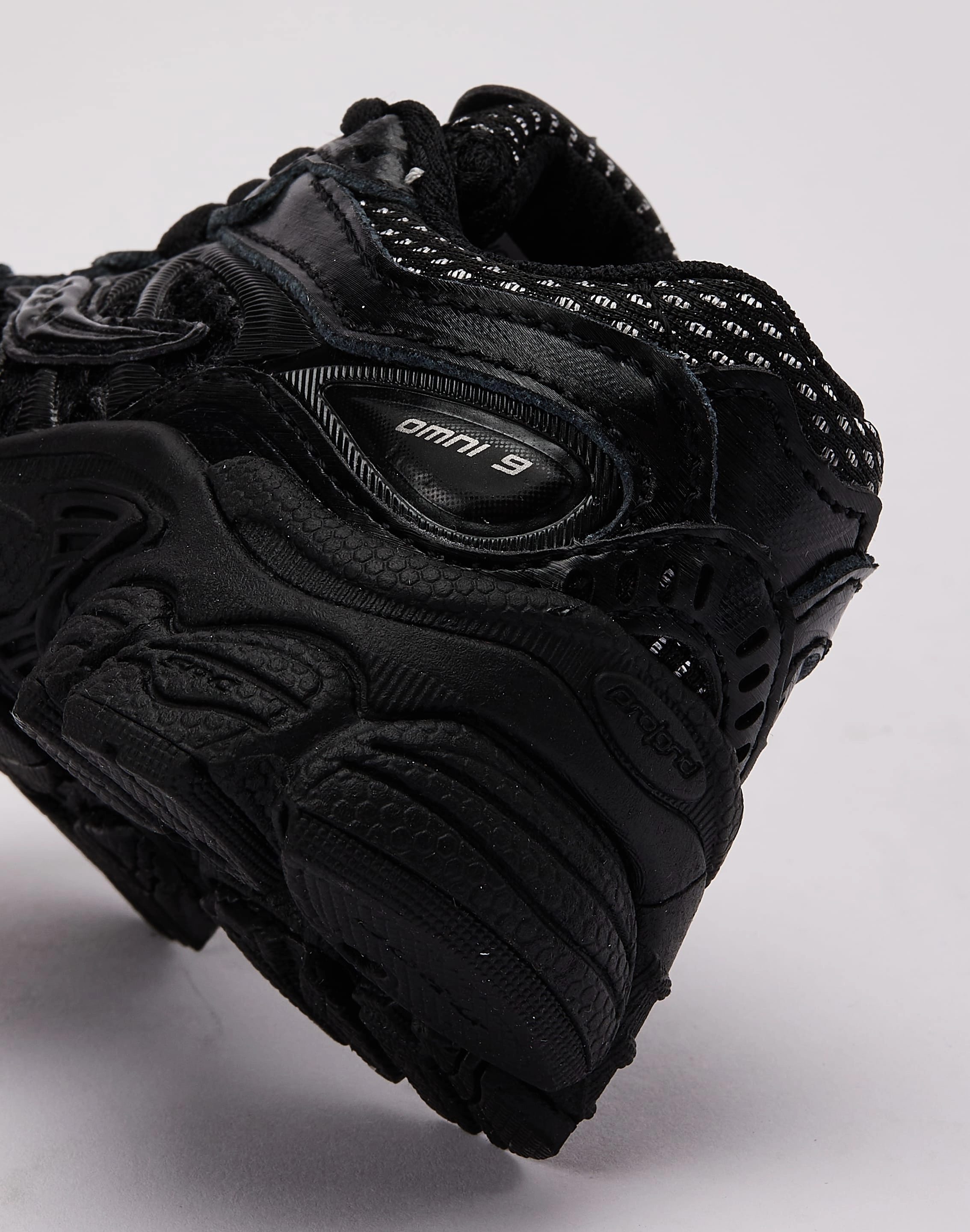 high - top style Warm Saucony Omni 9 Toddler