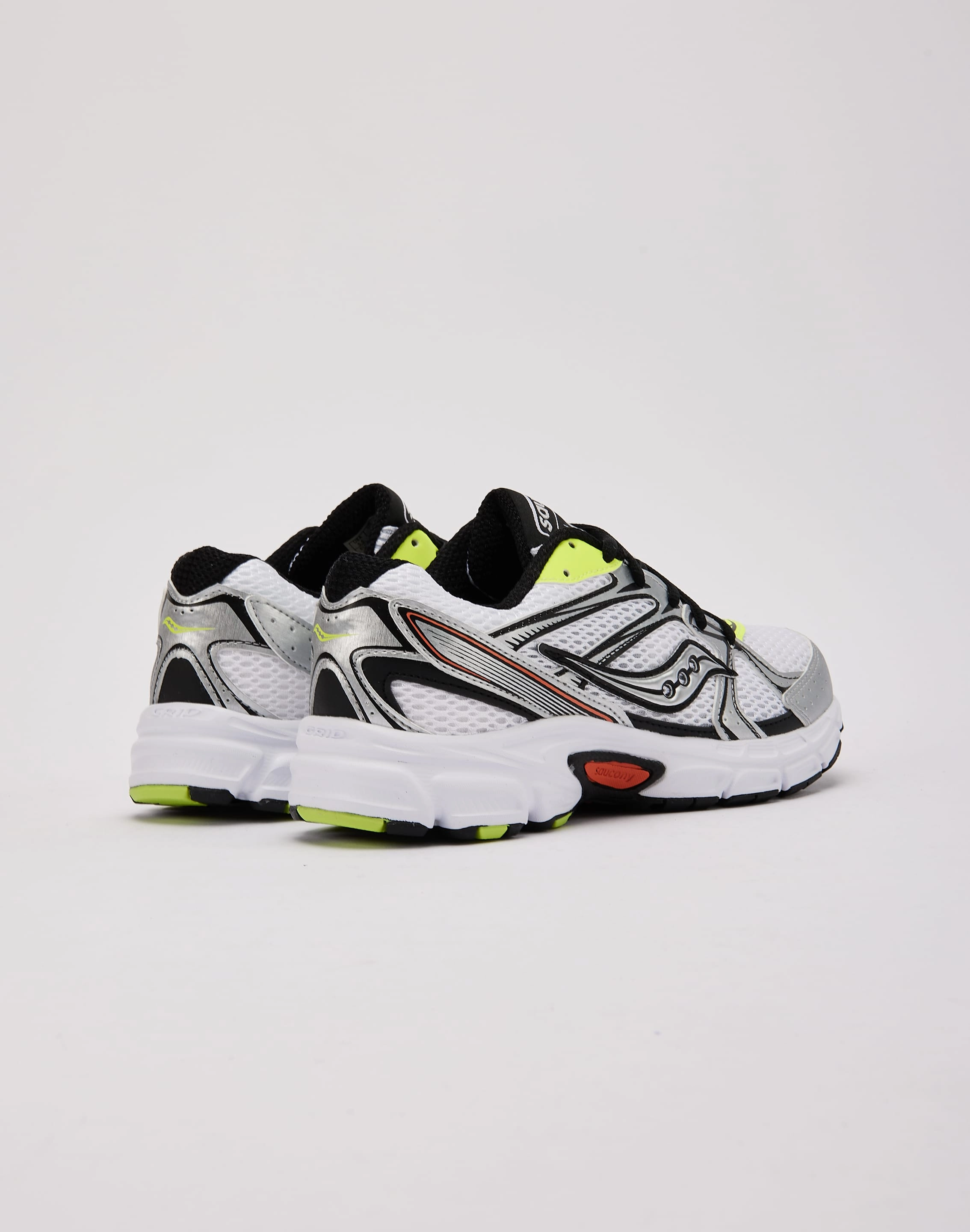 running in the countryside Saucony Ride Millennium Grade-School