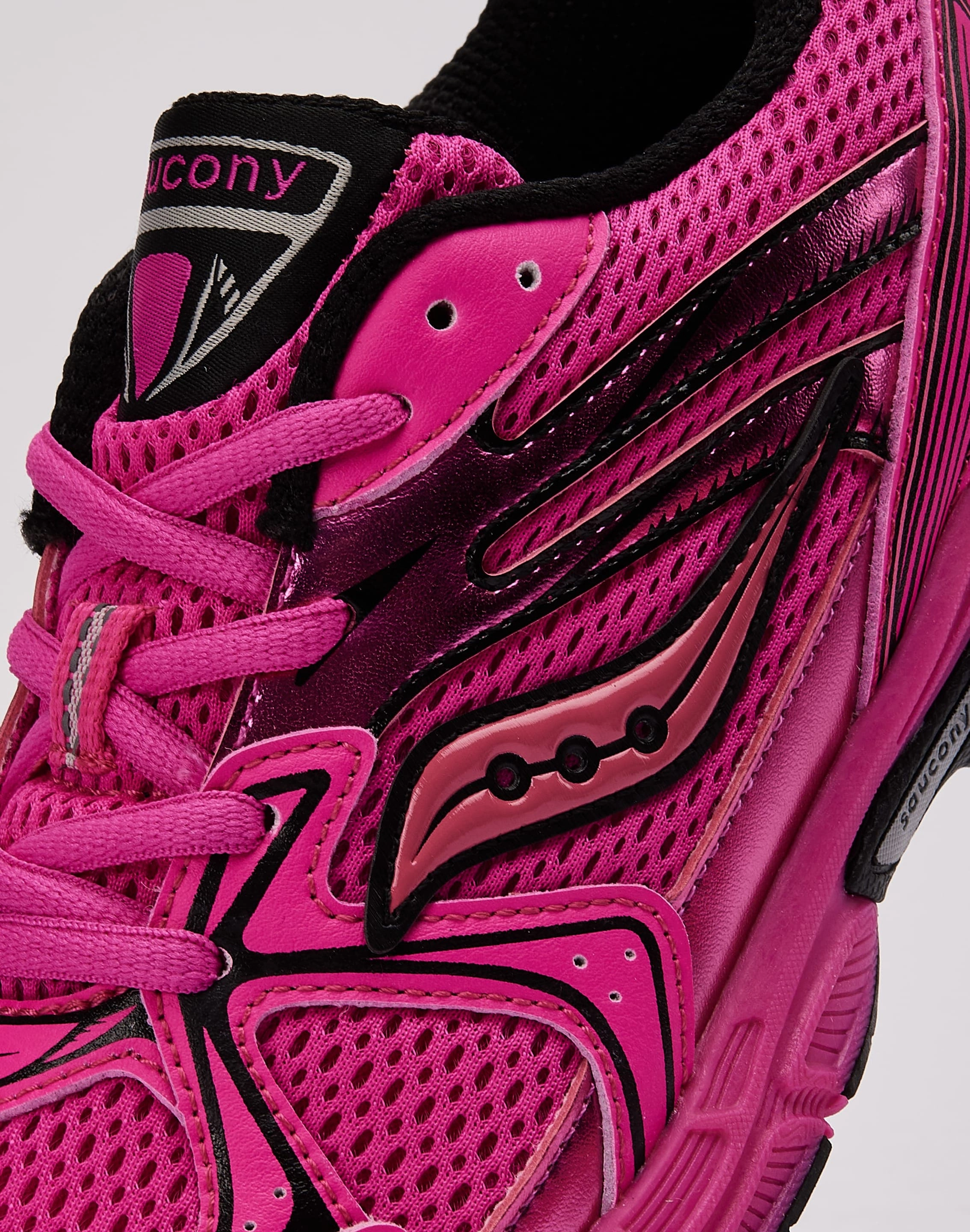 Saucony Ride Millennium Grade-School running shoes with removable insoles Tempo - run