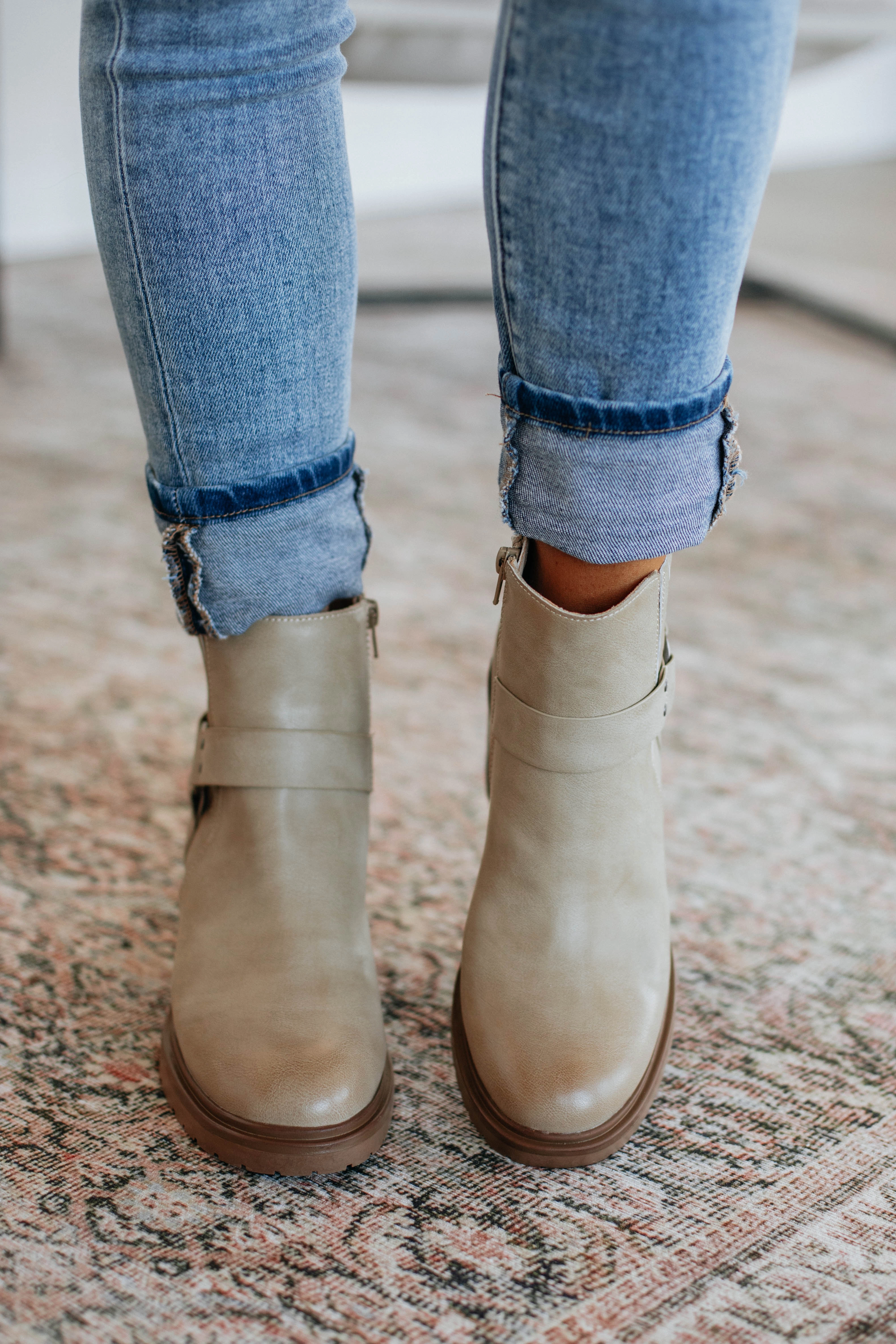 Not So Complicated Boots - Khaki Sand Move