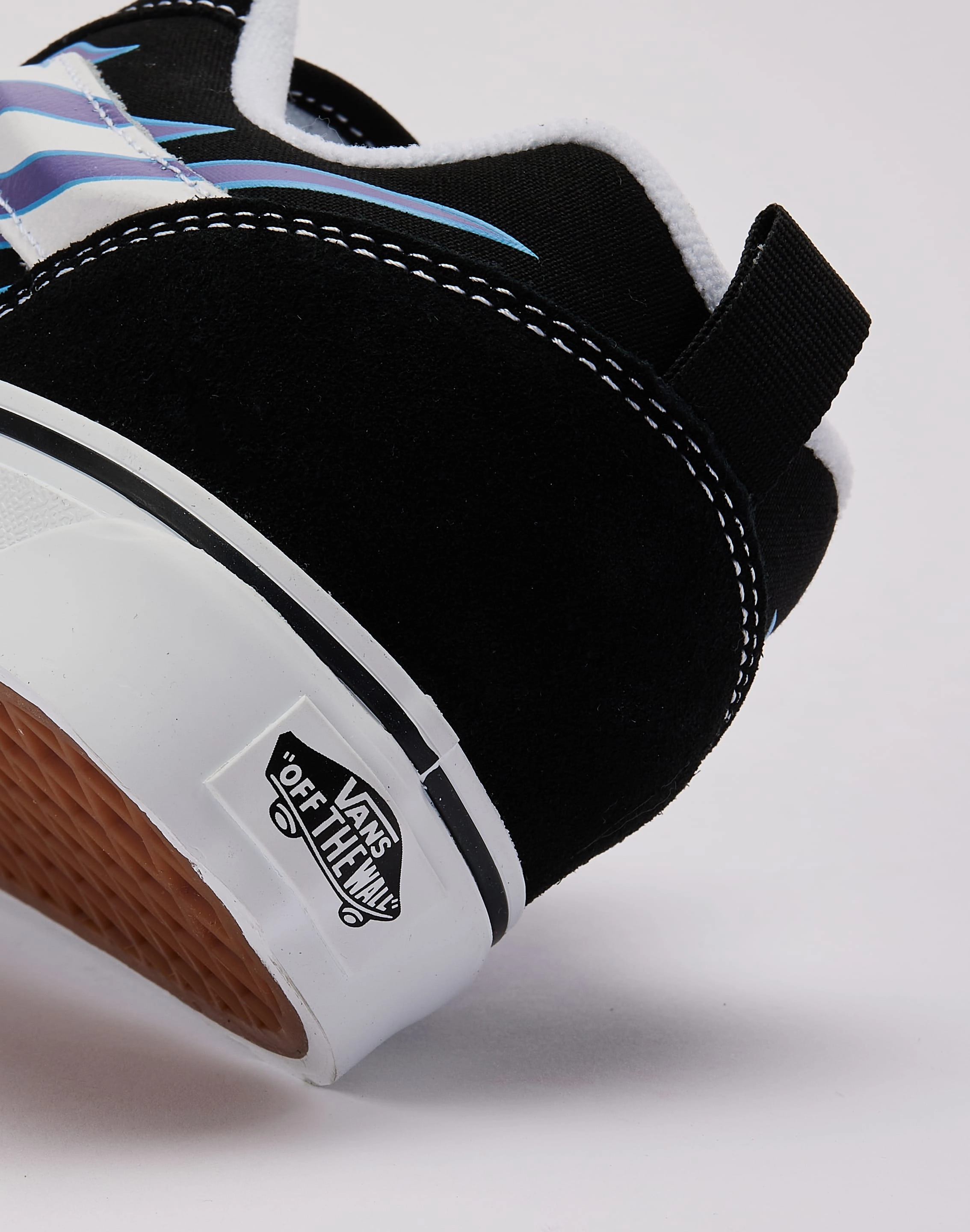 Retro Core Agile Fit Vans Knu Skool