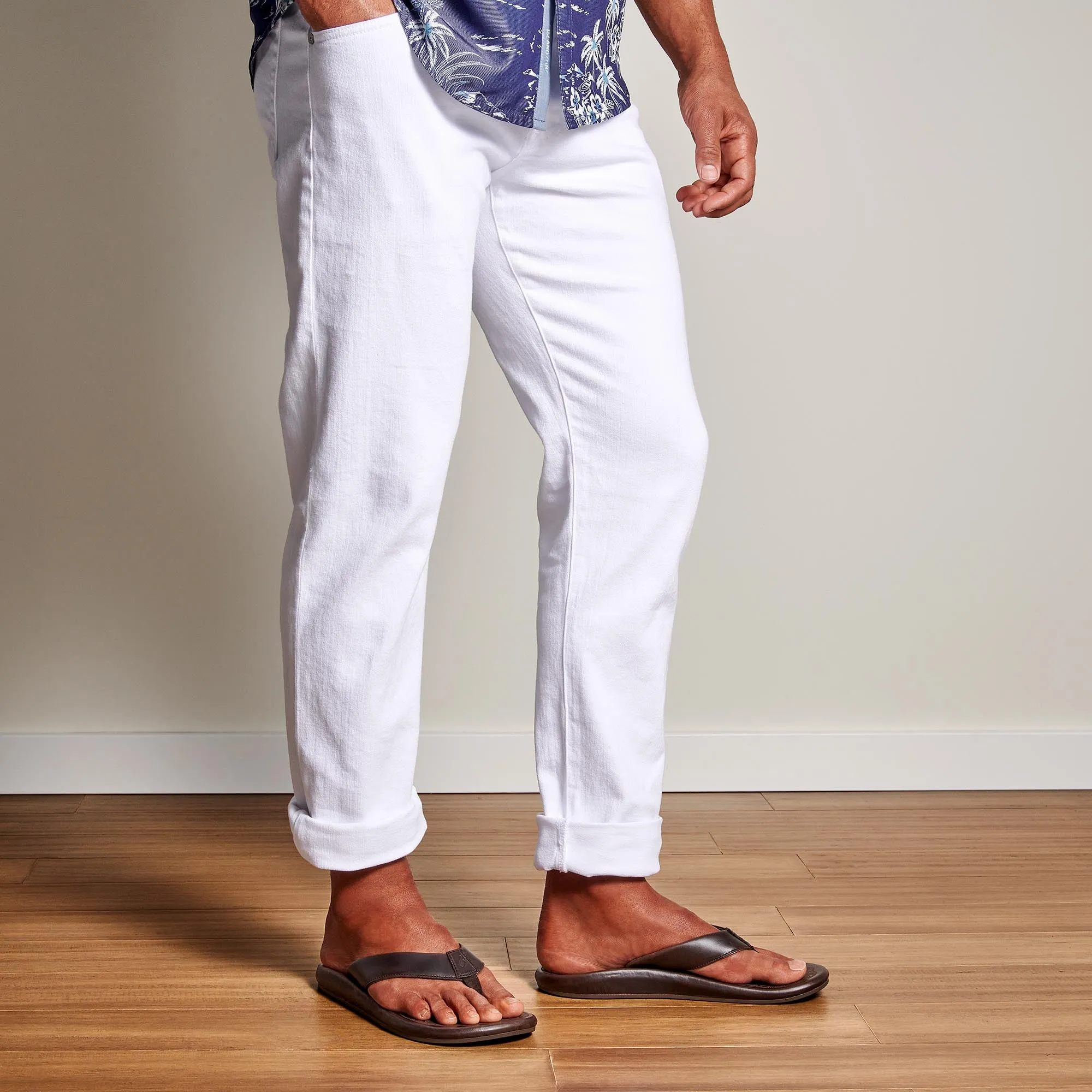 Trendy Footwear for Men Ilikai - Dark Wood