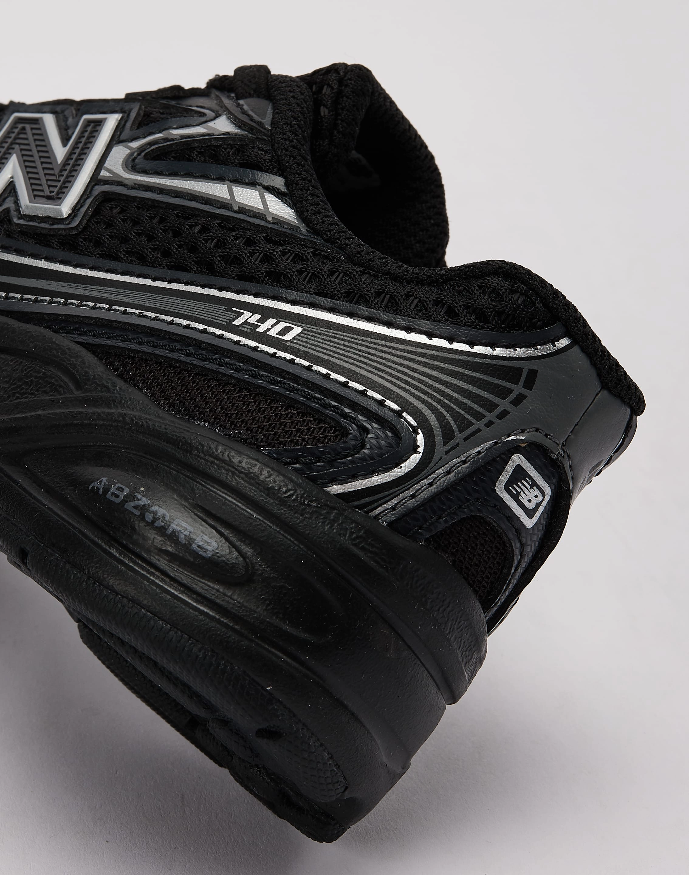 Narrow - toe - box New Balance 740 Bungee Pre-School