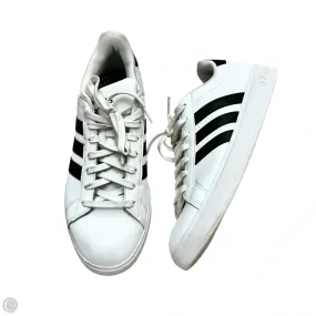Regular Walk Shoes Sneakers By Adidas In Black & White, Size: 10
