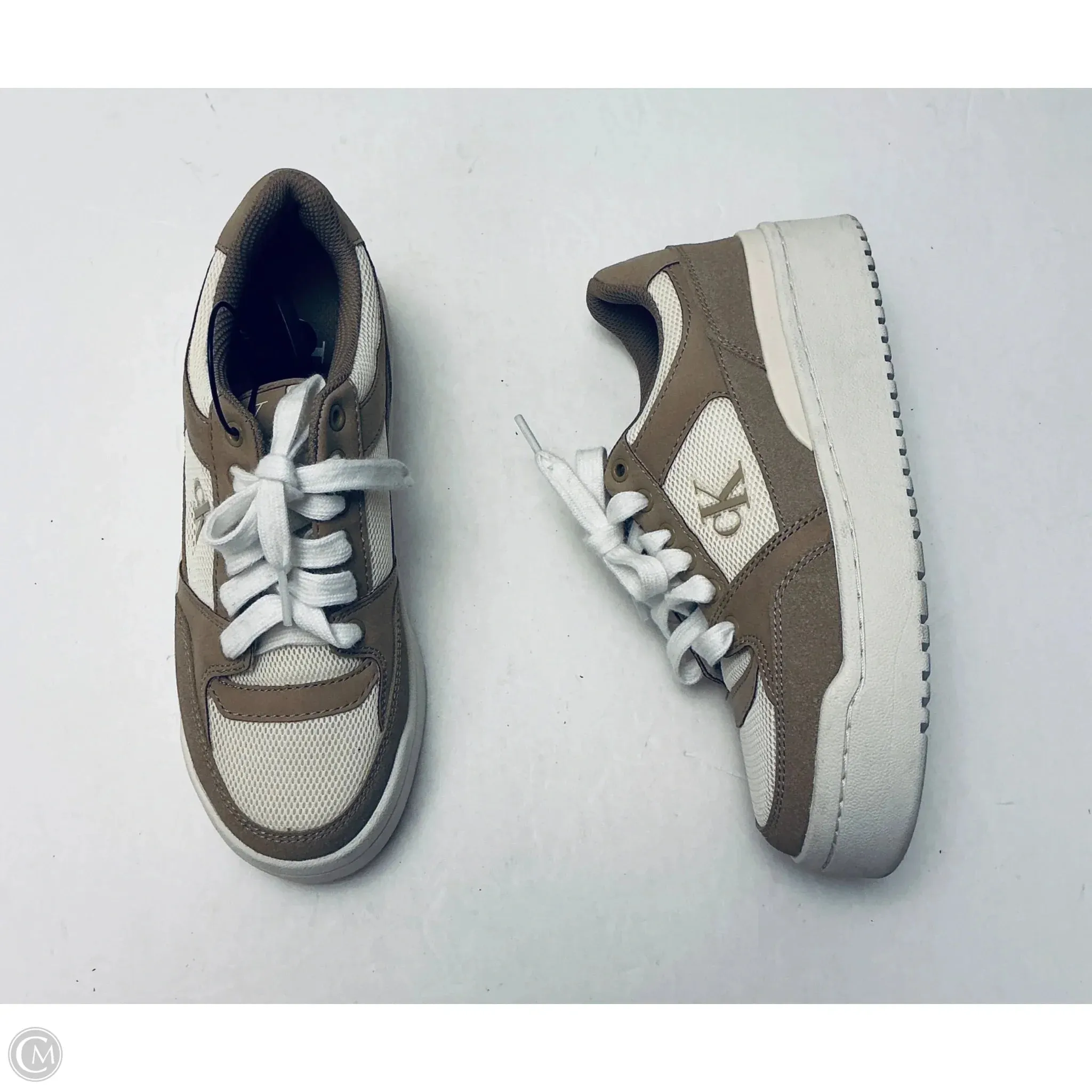 Rolling Gait Design Shoes Sneakers By Calvin Klein In Cream & Tan, Size: 6.5