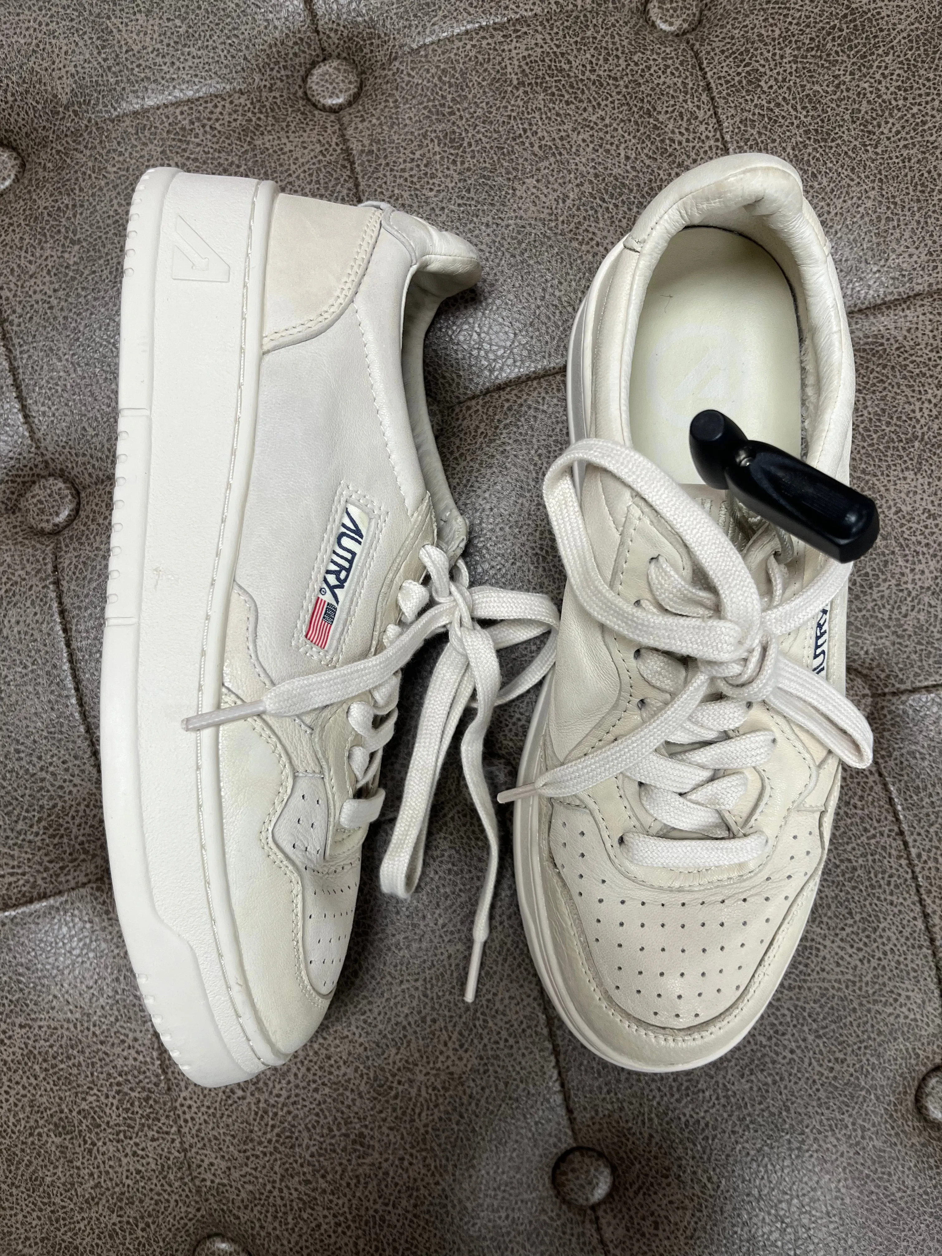 Zonal Flexibility Shoes Sneakers By Clothes Mentor In Cream, Size:8