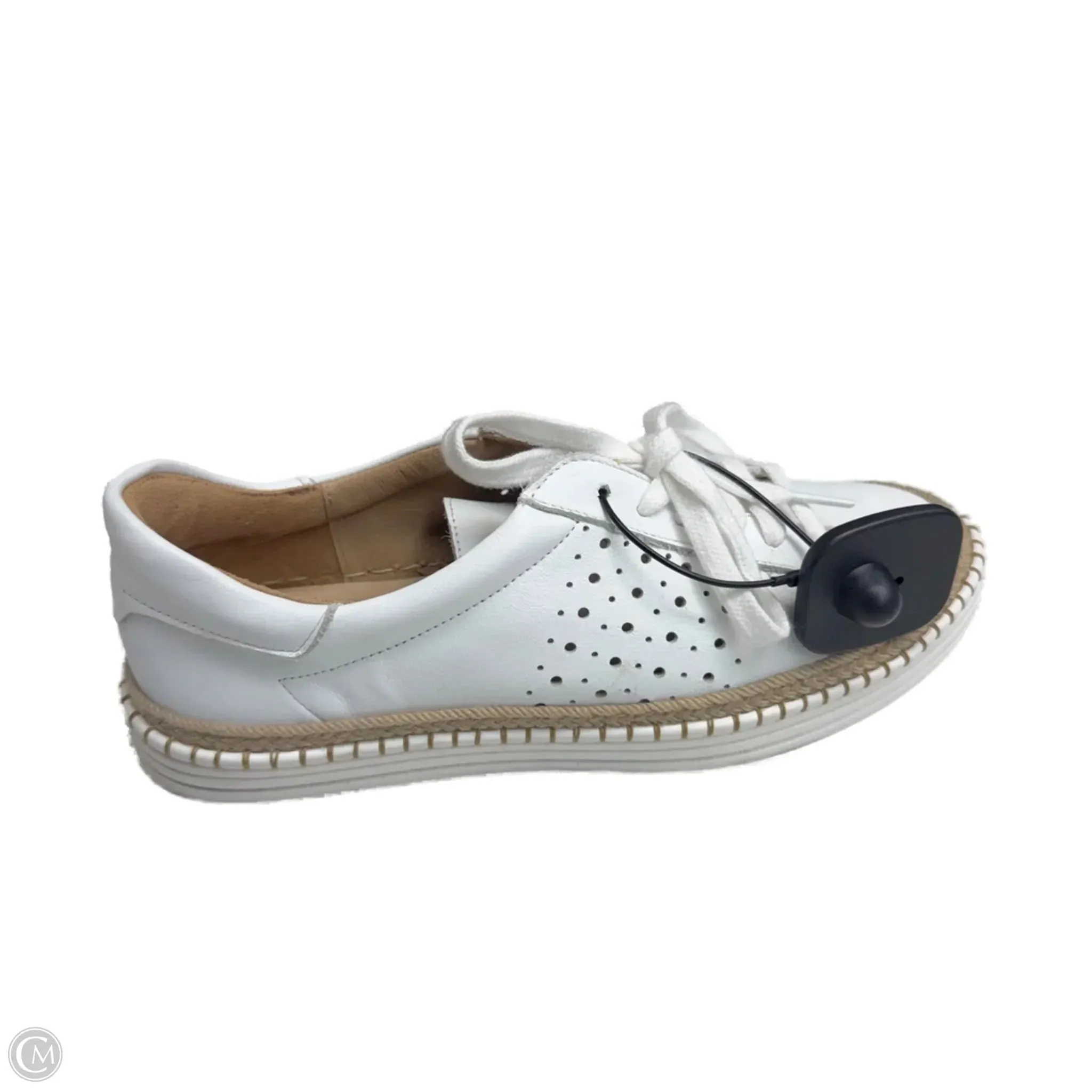 Shoes Sneakers By Clothes Mentor In White, Size: 6.5 Shock Wear Multi Terrain Grip