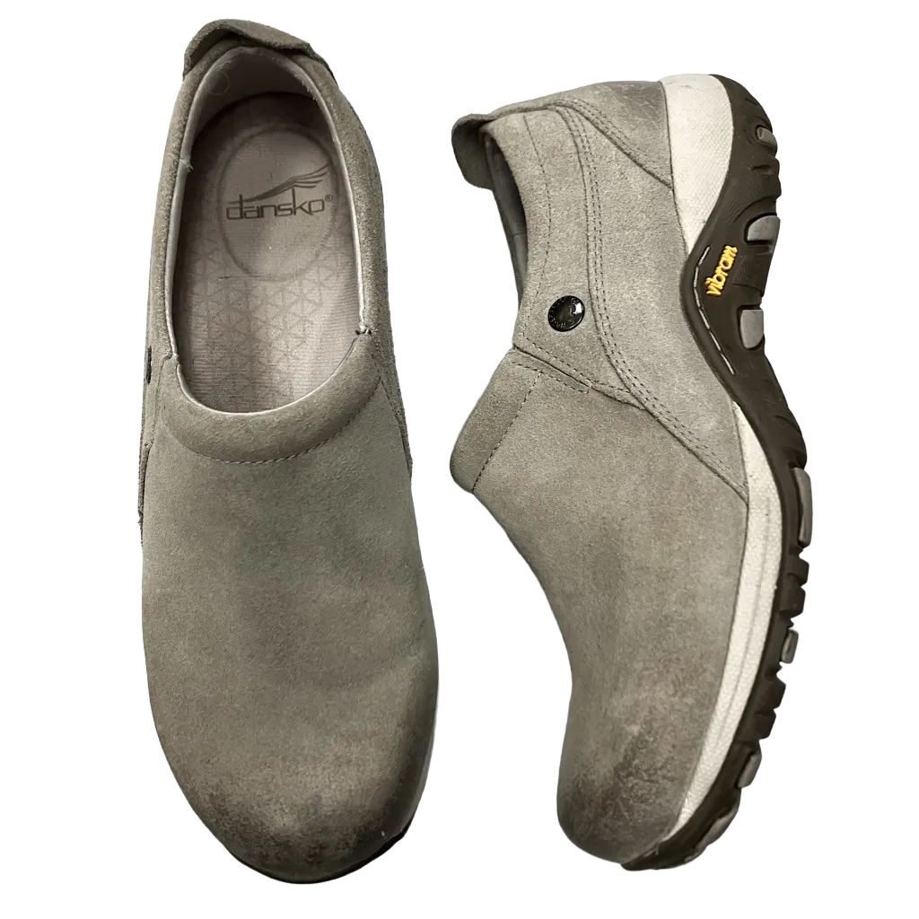 Shoes Sneakers By Dansko  Size: 8.5 Responsive Gear