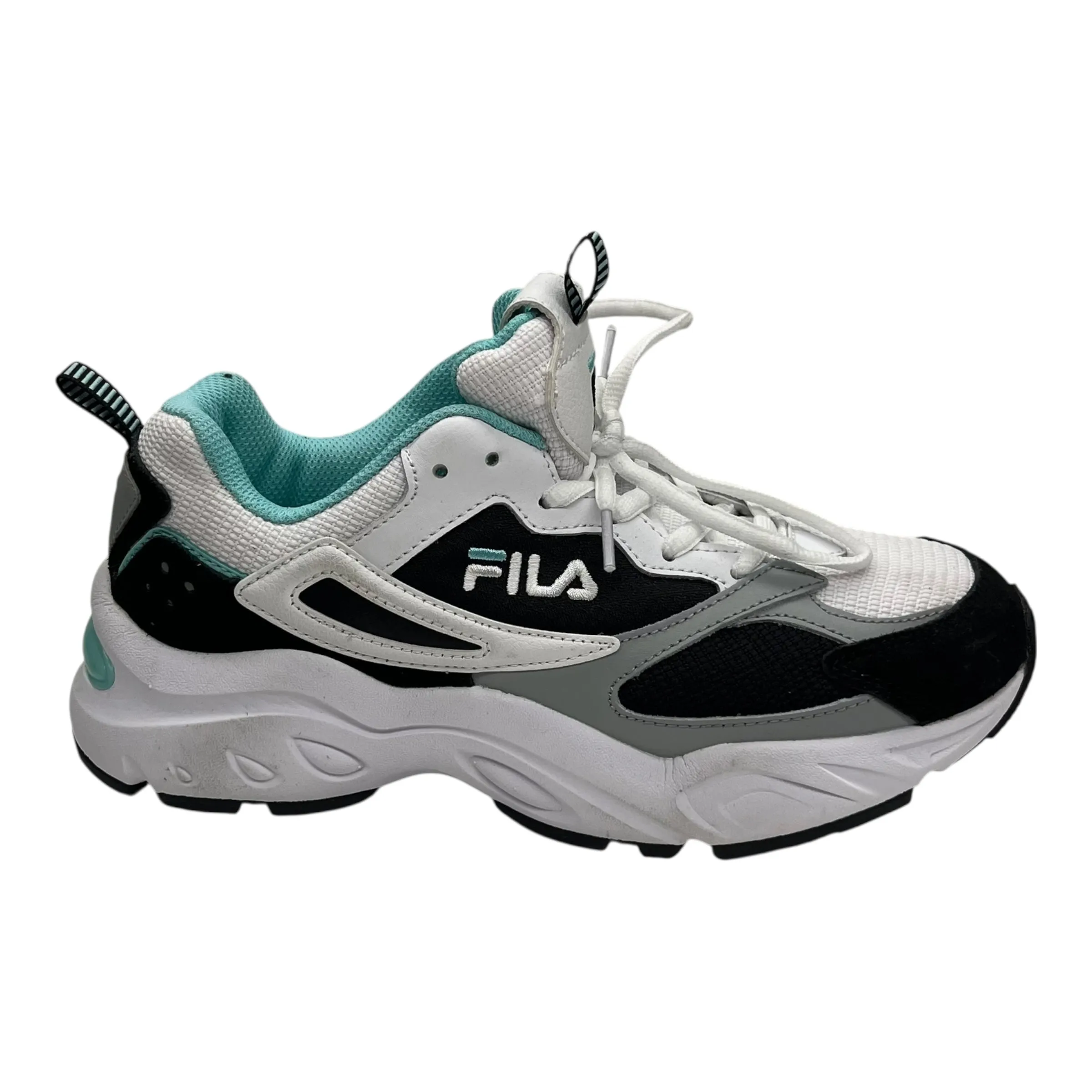 Shoes Sneakers By Fila In White, Size:8 Flattering wear Adaptive Heel Lock