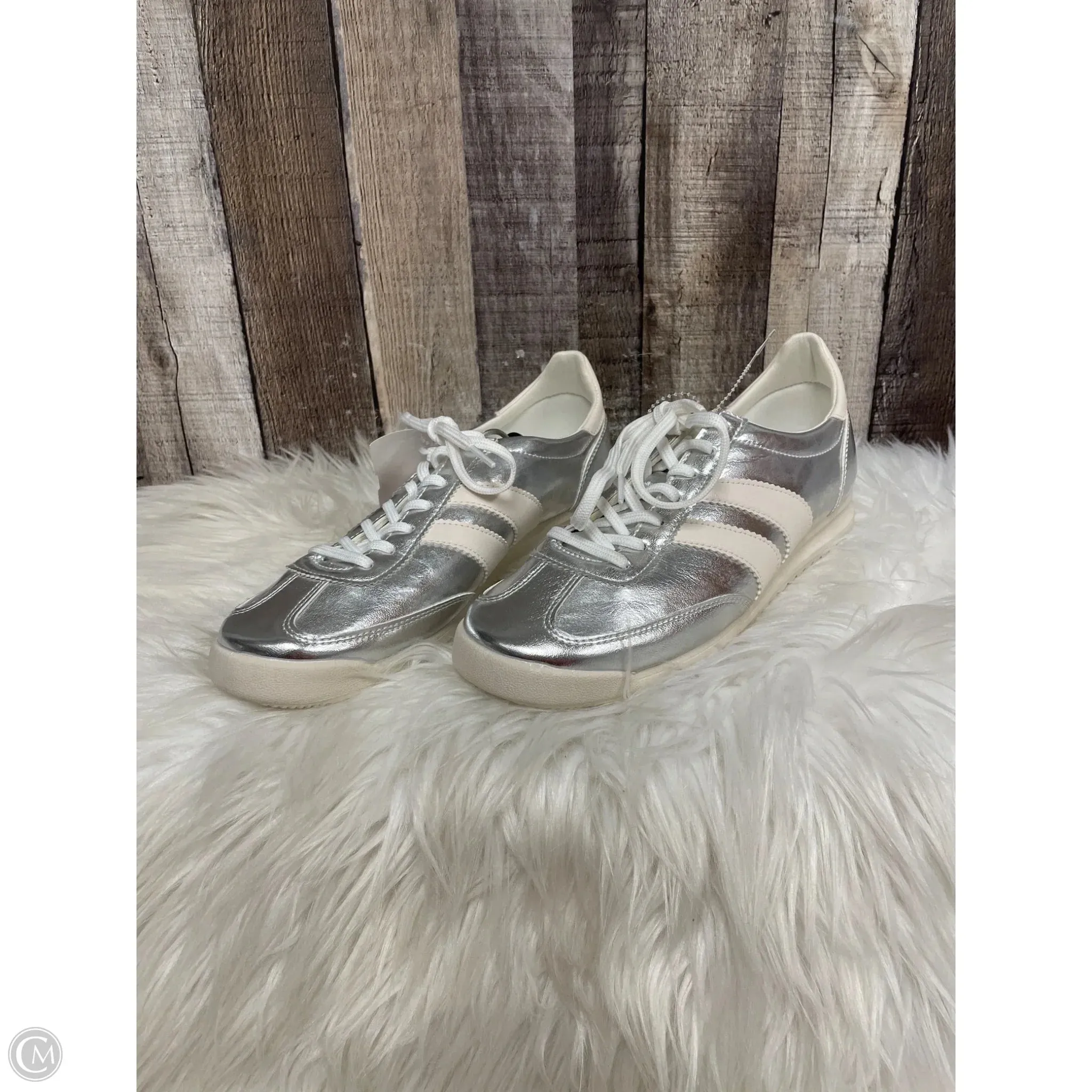 Flex Groove System Shoes Sneakers By Madden Girl In Silver, Size: 9.5