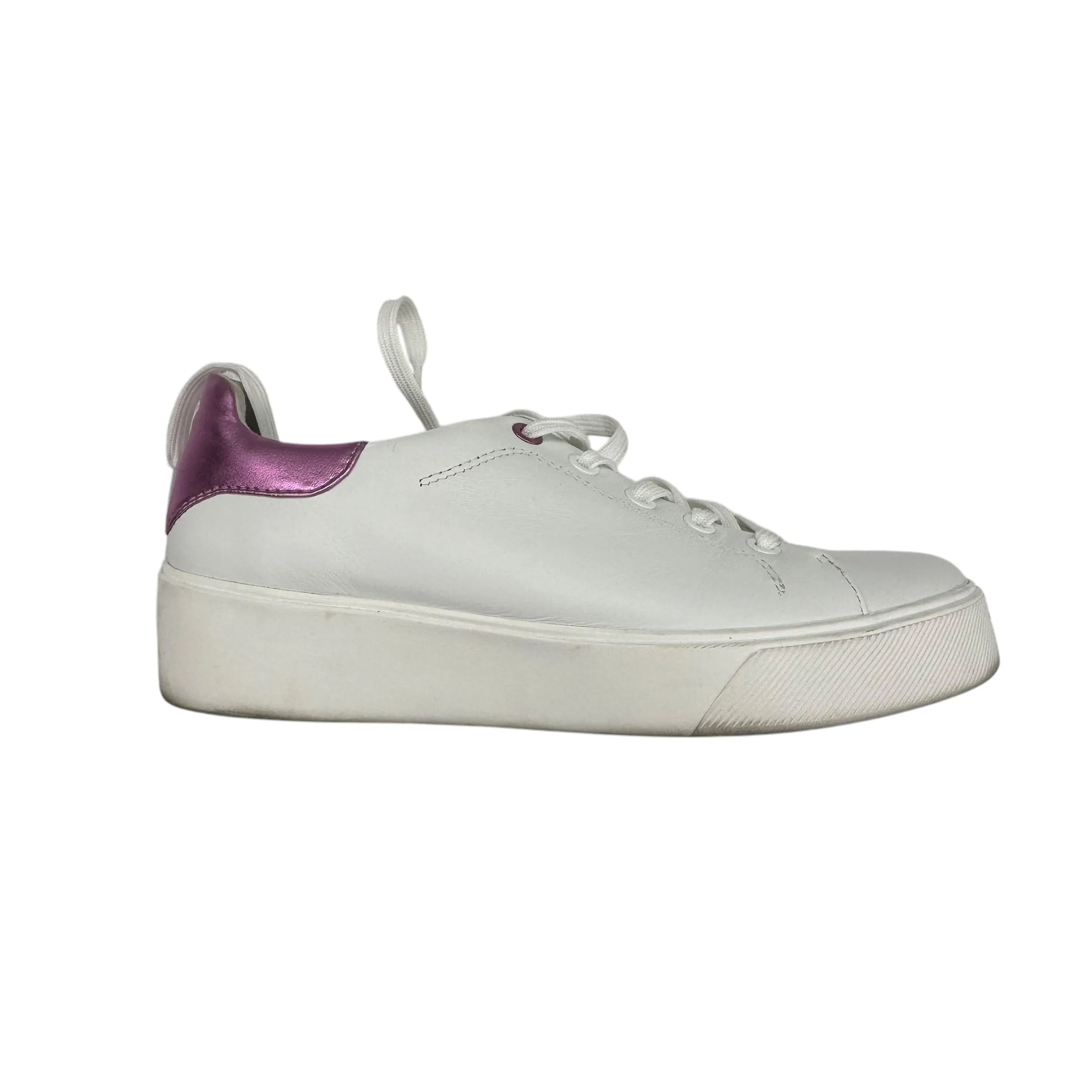 Shoes Sneakers By Naturalizer In White, Size:6.5 Impact Resistant Heel Cup