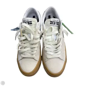 Shoes Sneakers By Nike In Black & Cream, Size: 7 Travel Ready