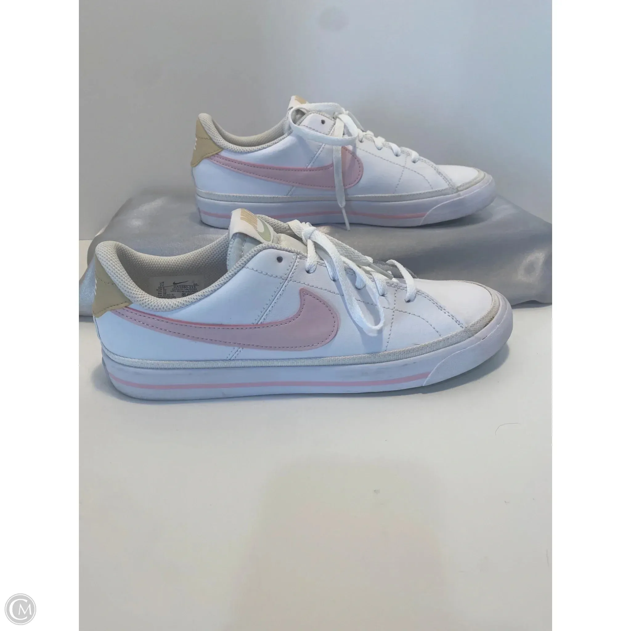 Shoes Sneakers By Nike In Pink, Size: 9.5 Stylish Sole