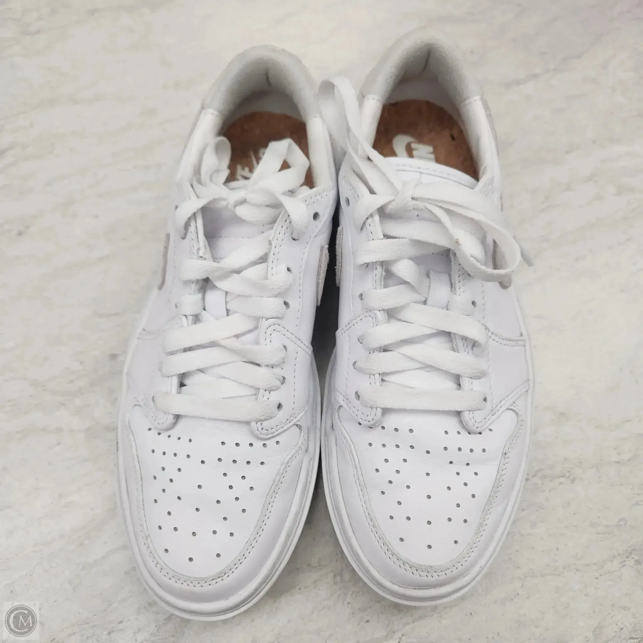 Shoes Sneakers By Nike In Tan & White, Size: 7 Pressure Ease Warm Lining