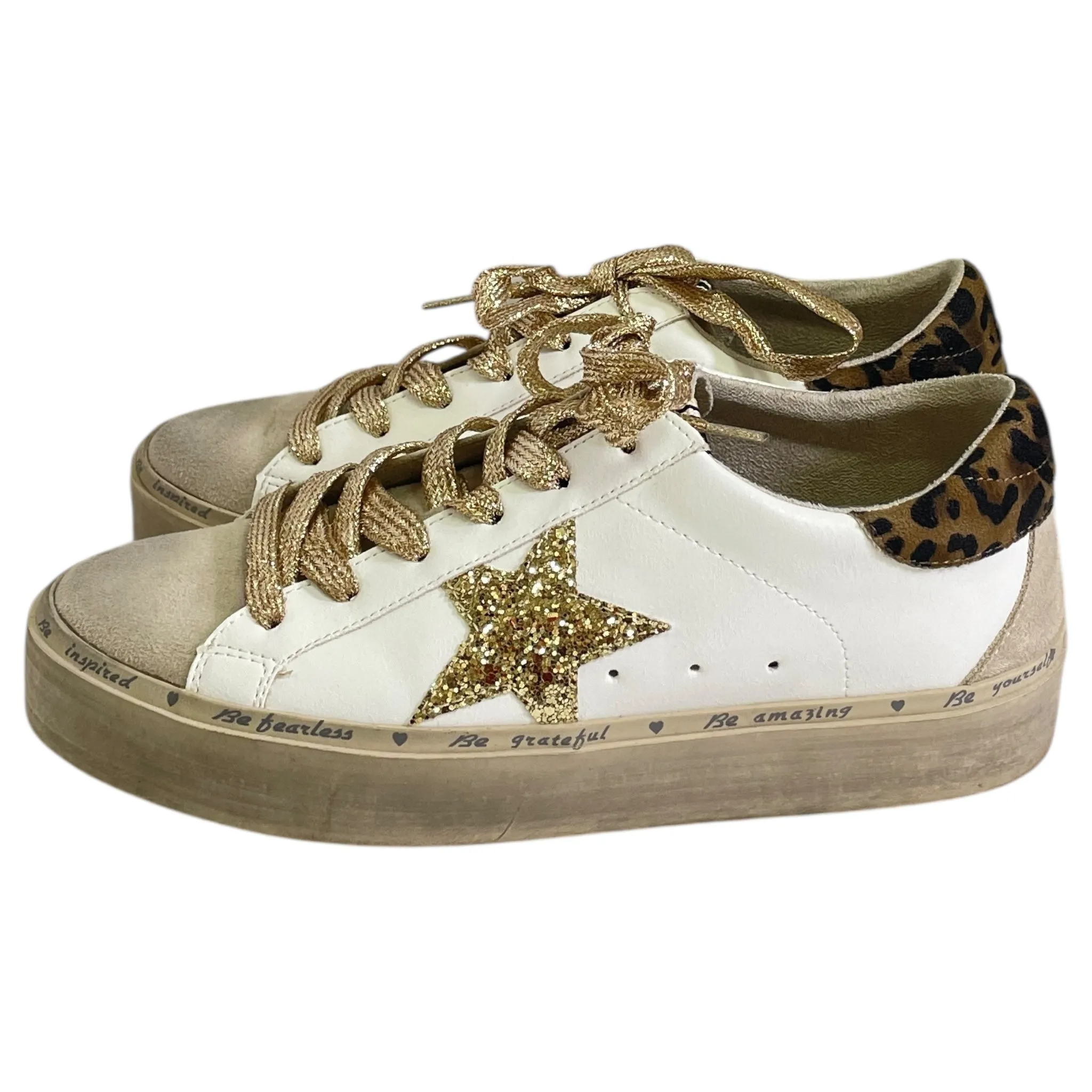 Shoes Sneakers By Shu Shop In Gold & White, Size:8 Trail Comfort Non Compressible Midsole
