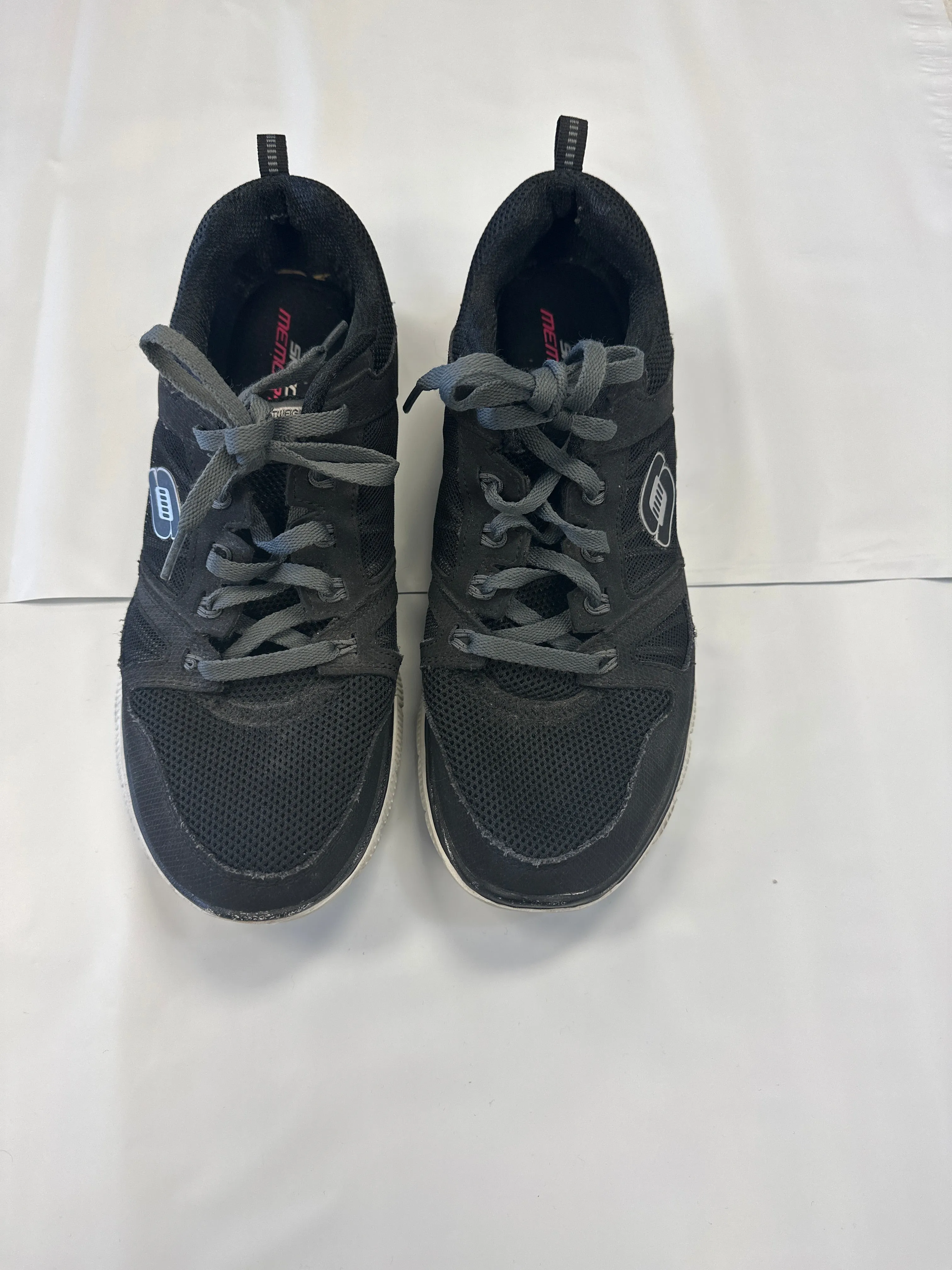 Shoes Sneakers By Skechers  Size: 9 Smart Design Non Toxic Components