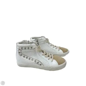 Non Toxic Fabric Speed Friendly Shoes Sneakers By Vintage Havana In Cream & Tan, Size: 8
