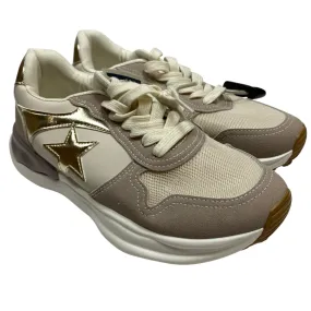 Weekend Plans Easy traction Shoes Sneakers By Vintage Havana In Cream & Tan, Size:8