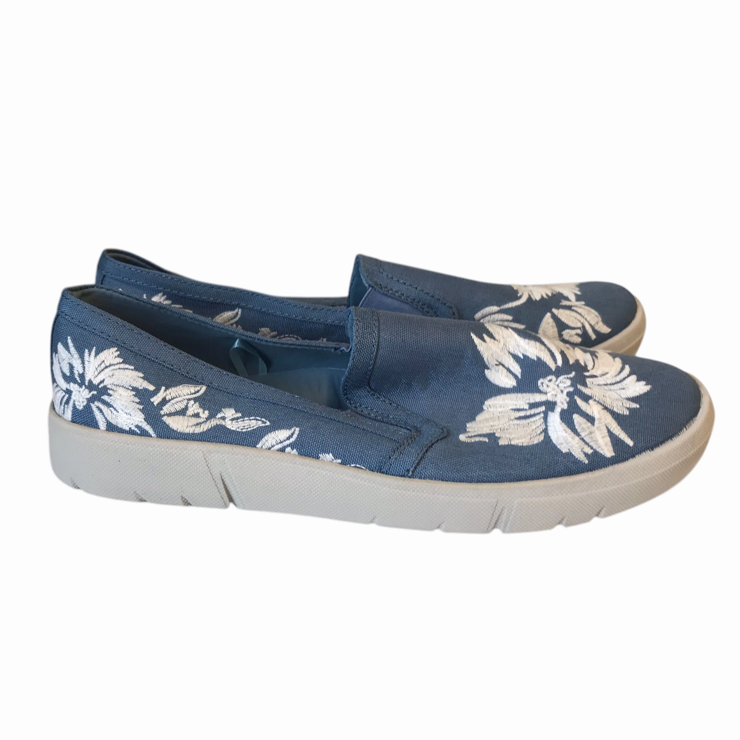 Non Slip Insole Travel Ease Shoes Sneakers By Bare Traps In Blue & White, Size:10