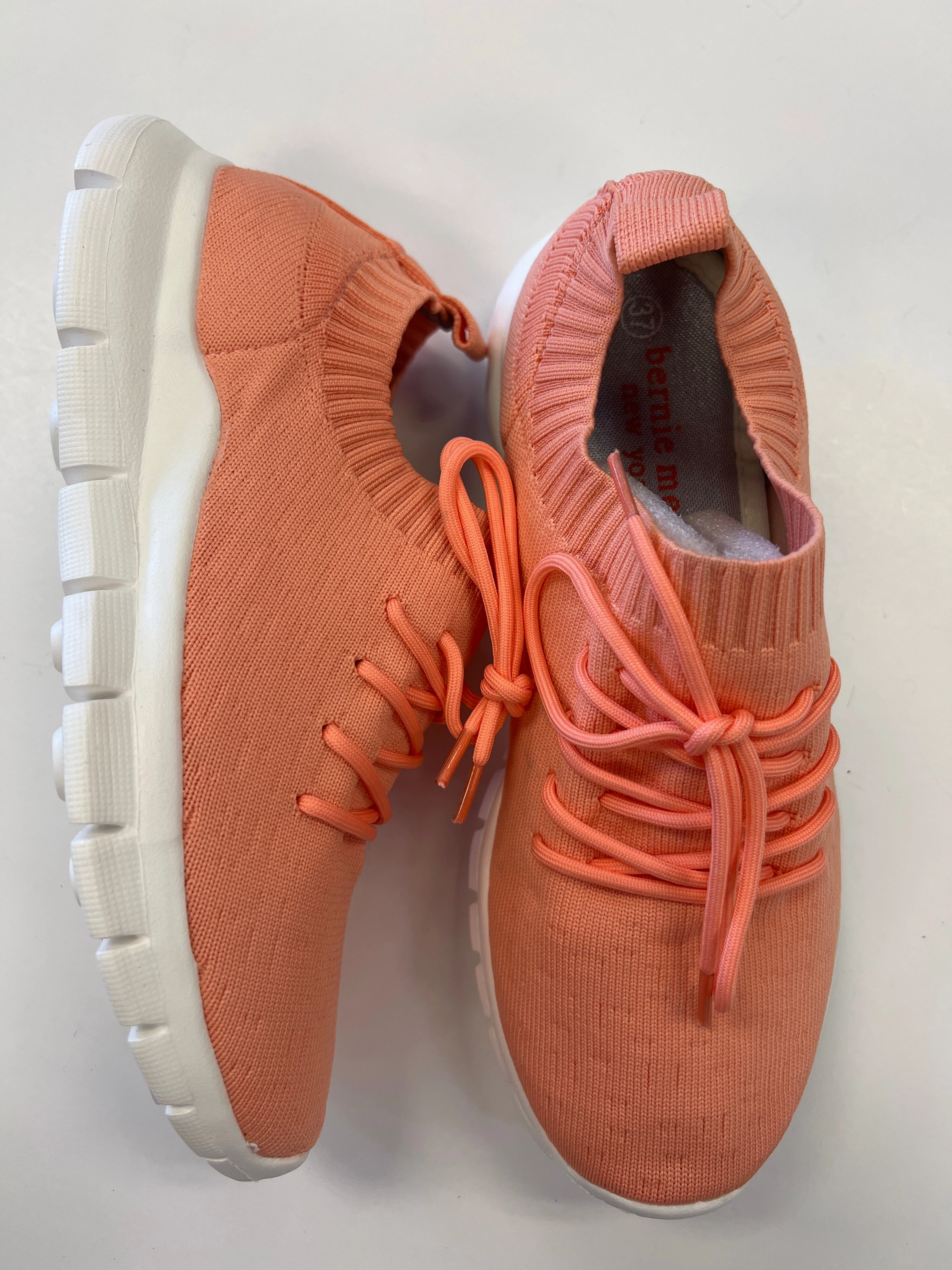 Impact Dispersing Structure Shoes Sneakers By Bernie Mev  Size: 6.5