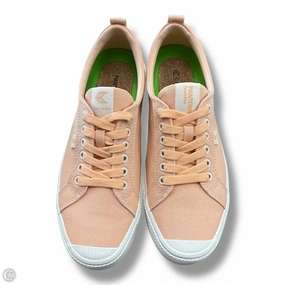 Airflow Optimization Durable ease Shoes Sneakers By Cariuma In Peach, Size: 10.5