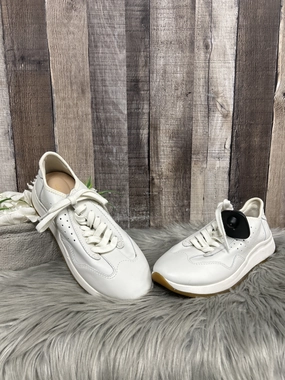 Flexible Choice Shoes Sneakers By Clarks  Size: 7.5