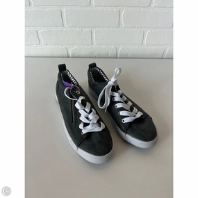 Glam shock absorption Shoes Sneakers By Clothes Mentor In Grey & White, Size: 8