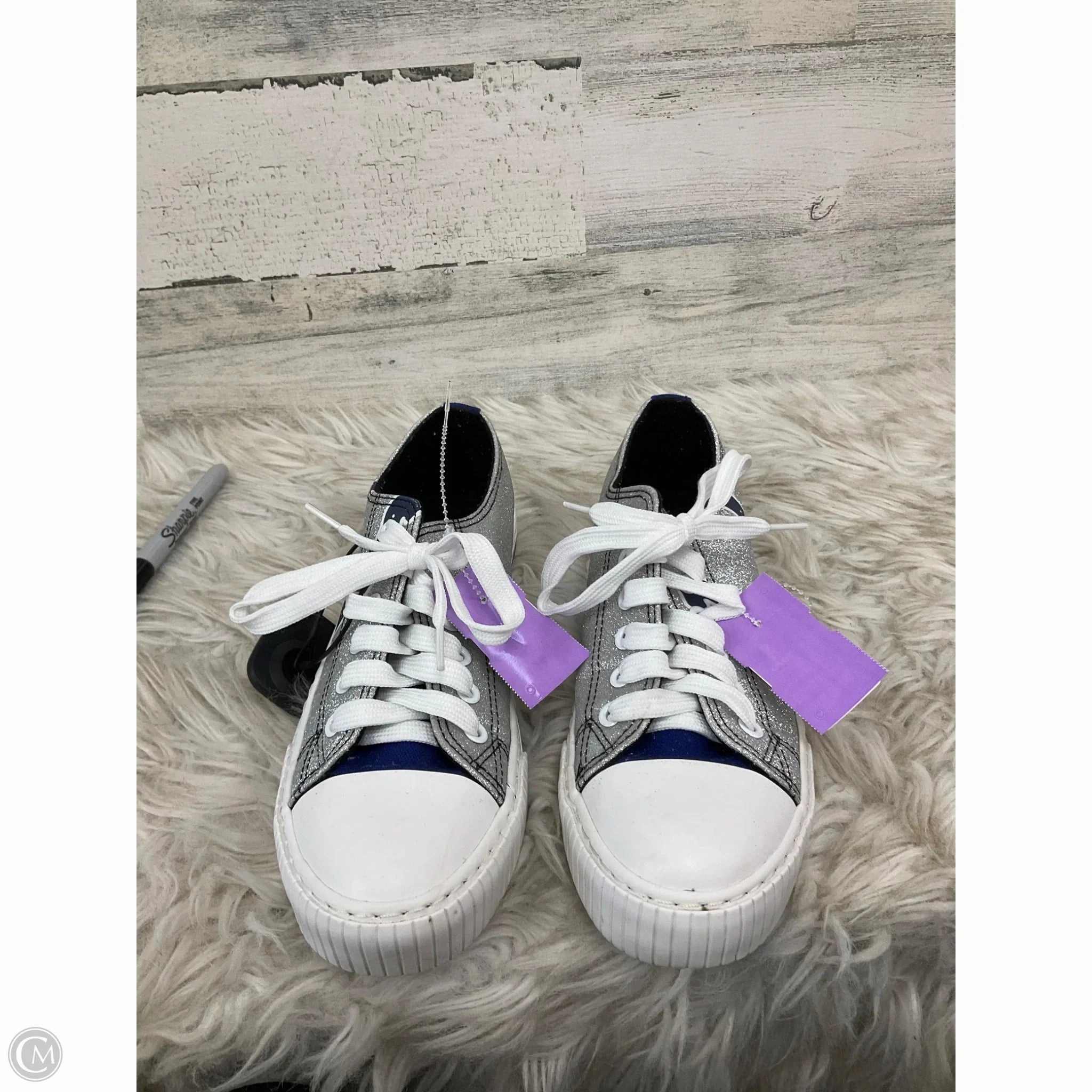 Performance Sole Boost Power Shoes Sneakers By Clothes Mentor In Silver, Size: 8