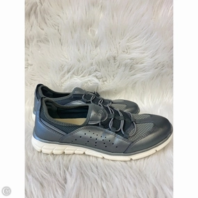 Shoes Sneakers By Clothes Mentor In Silver, Size: 9 Eco Materials Soft Tongue Design