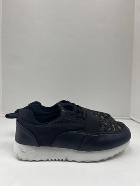 Quick Workout smooth zipper Shoes Sneakers By Clothes Mentor  Size: 8