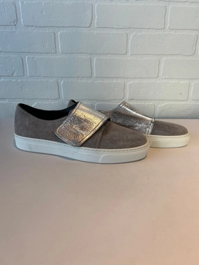 Shoes Sneakers By Cma In Grey & Silver, Size: 10.5 Day Long