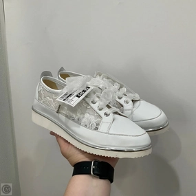 Shoes Sneakers By Cma In White, Size: 5 DurableMaterial