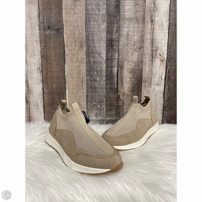 Shoes Sneakers By Cmb In Tan, Size: 7 Perforated Vamp Strong Stride