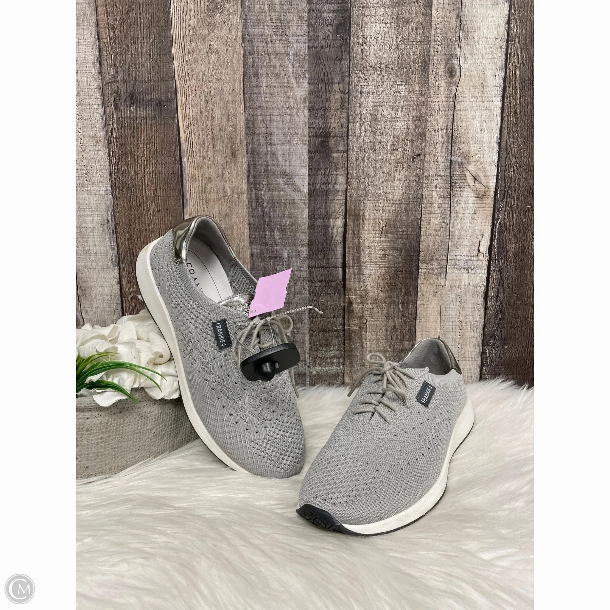 Flat Sole Shoes Sneakers By Cme In Grey, Size: 7