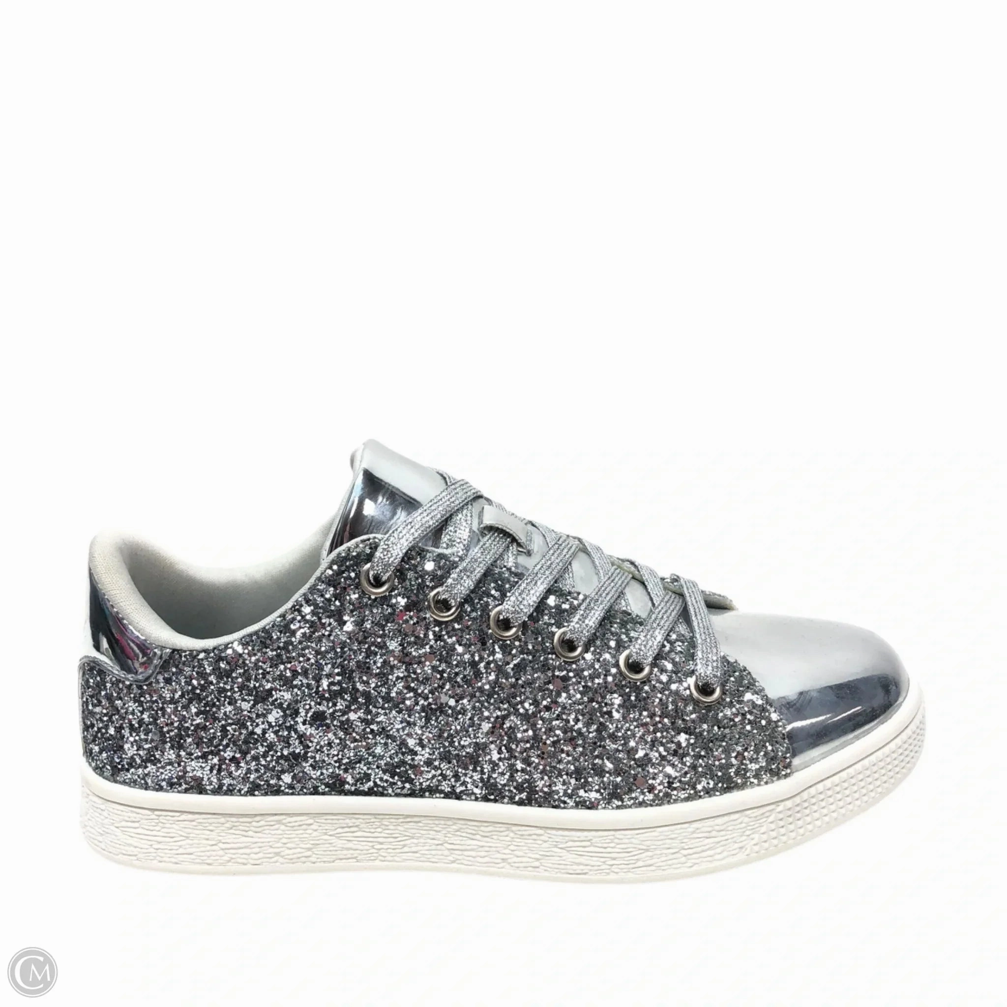 Flexible Sole Unit Shoes Sneakers By Cme In Silver, Size: 8