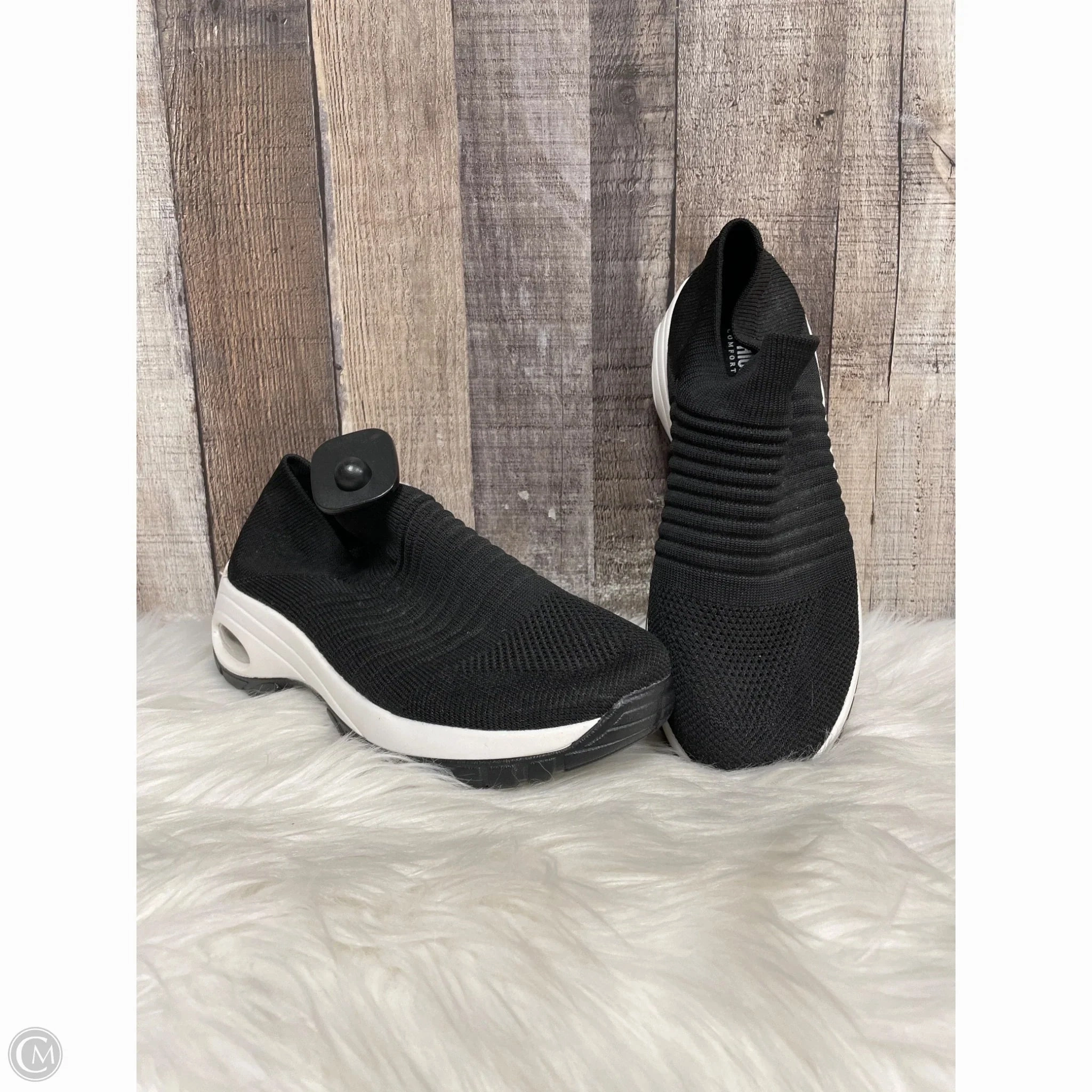 Shoes Sneakers By Cushionaire In Black, Size: 8.5 Cushioned Frame Soft Soles