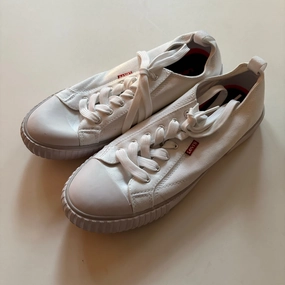 Shoes Sneakers By Levis In White, Size: 9 Tactile Responsiveness Thermoplastic Stability Frame