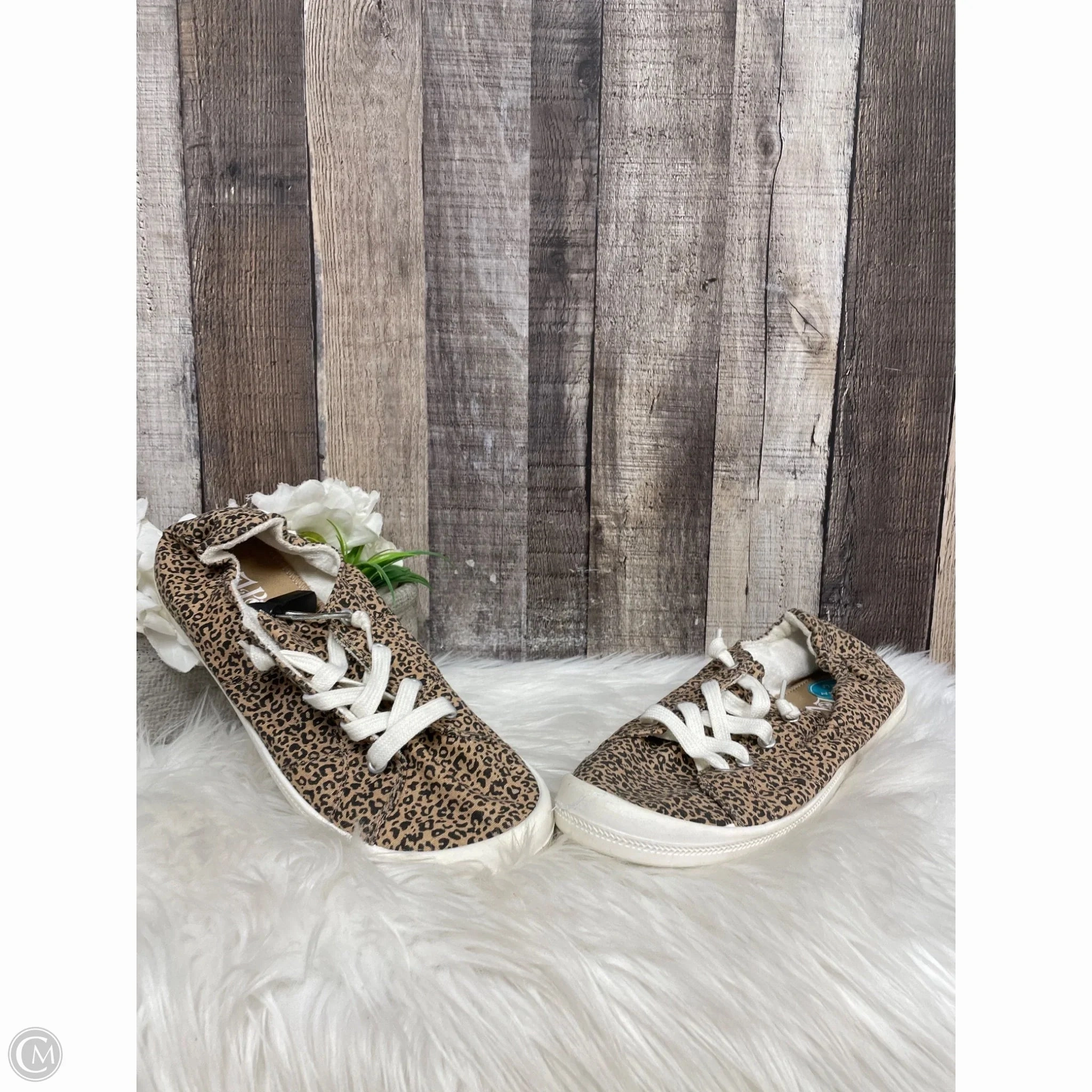 Fashion Style Lean Motion Shoes Sneakers By Mad Love In Animal Print, Size: 11