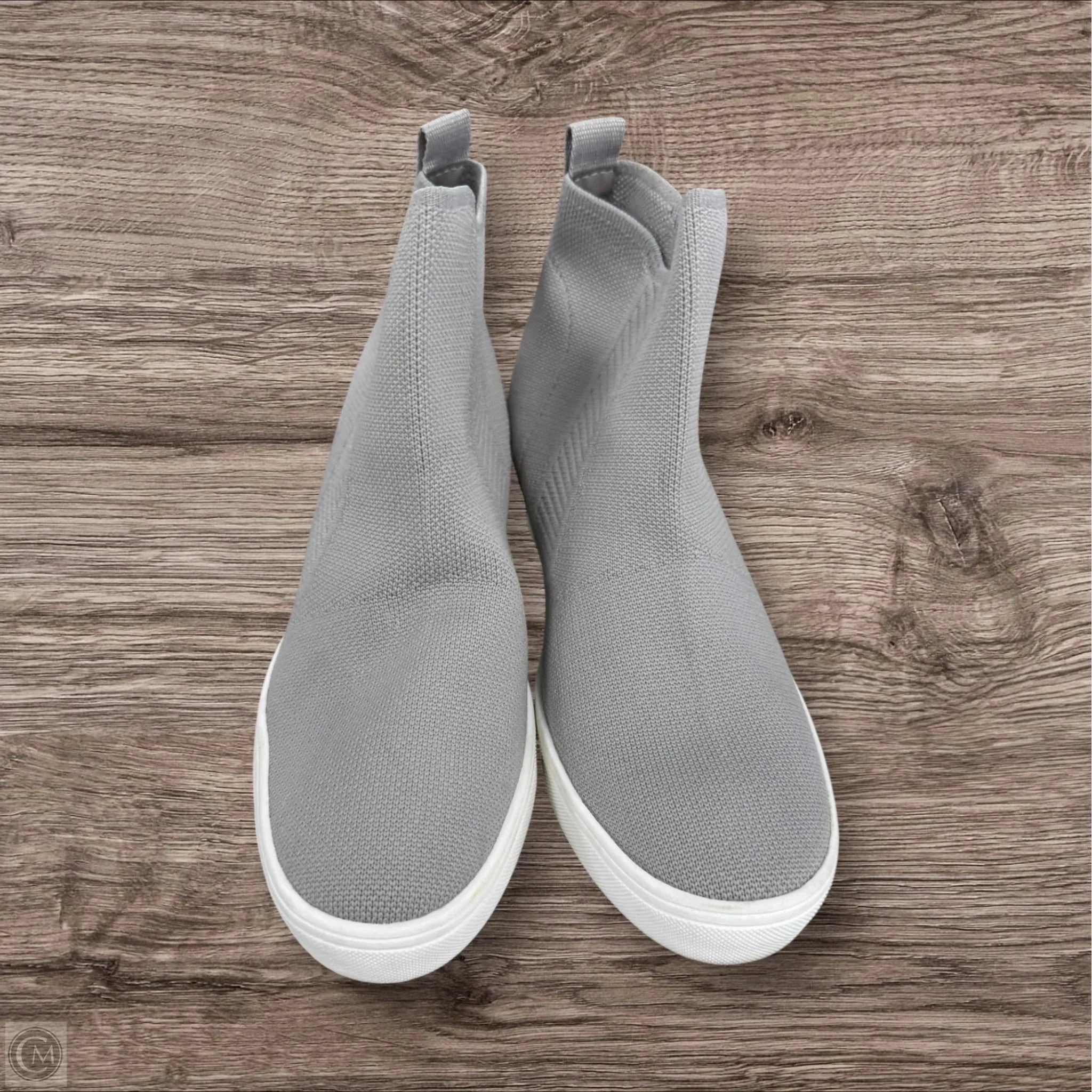 Shoes Sneakers By Mia In Grey, Size: 8.5 Endurance Sole Wide base stability