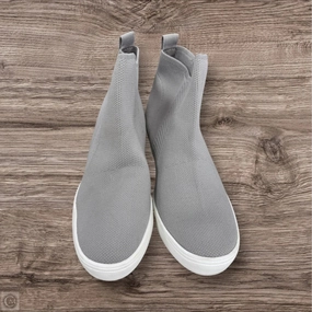 Shoes Sneakers By Mia In Grey, Size: 8.5 Endurance Sole Wide base stability