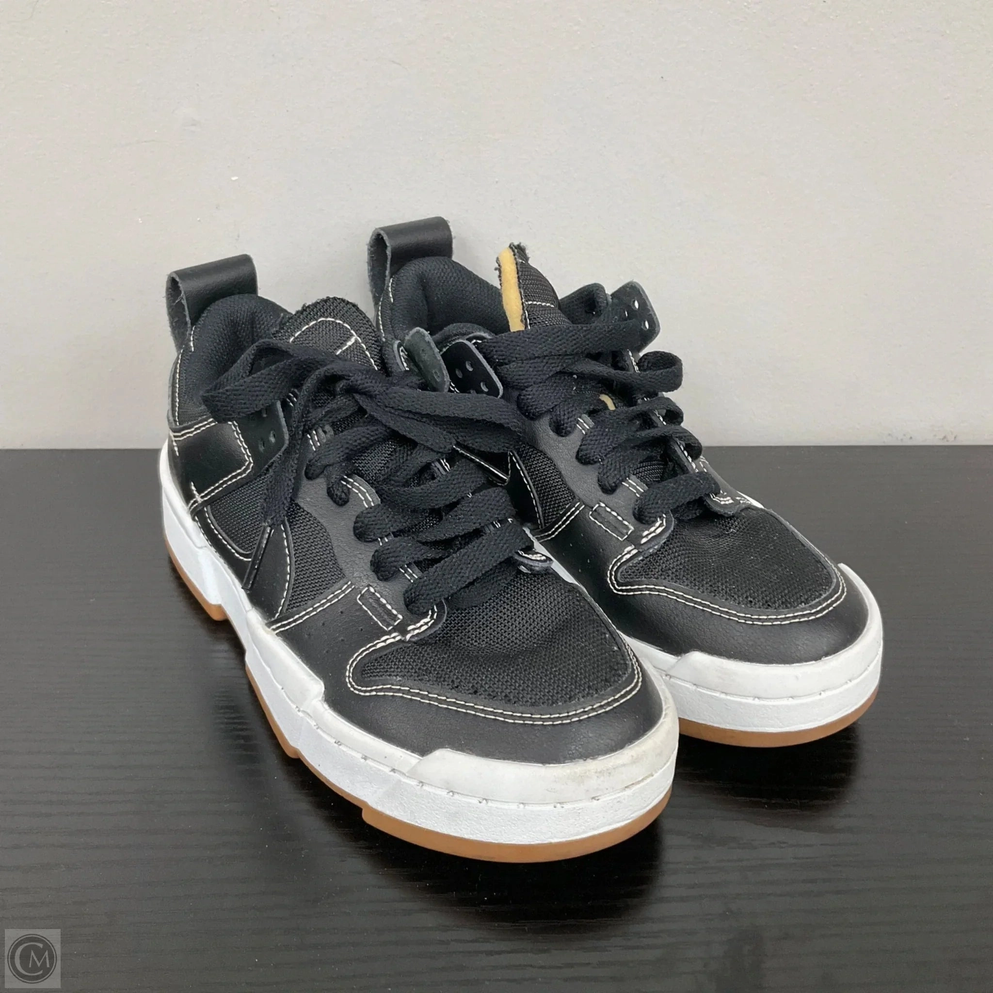 Shoes Sneakers By Nike In Black, Size: 6 MeshUpper Layered Midsole Construction