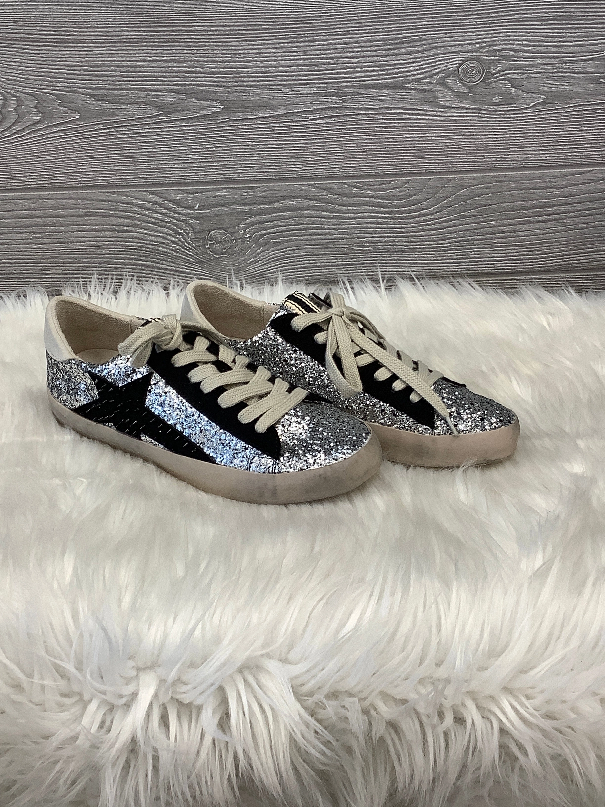 Shoes Sneakers By Shu Shop In Black, Size: 8.5 Road Running Anti Odor Technology