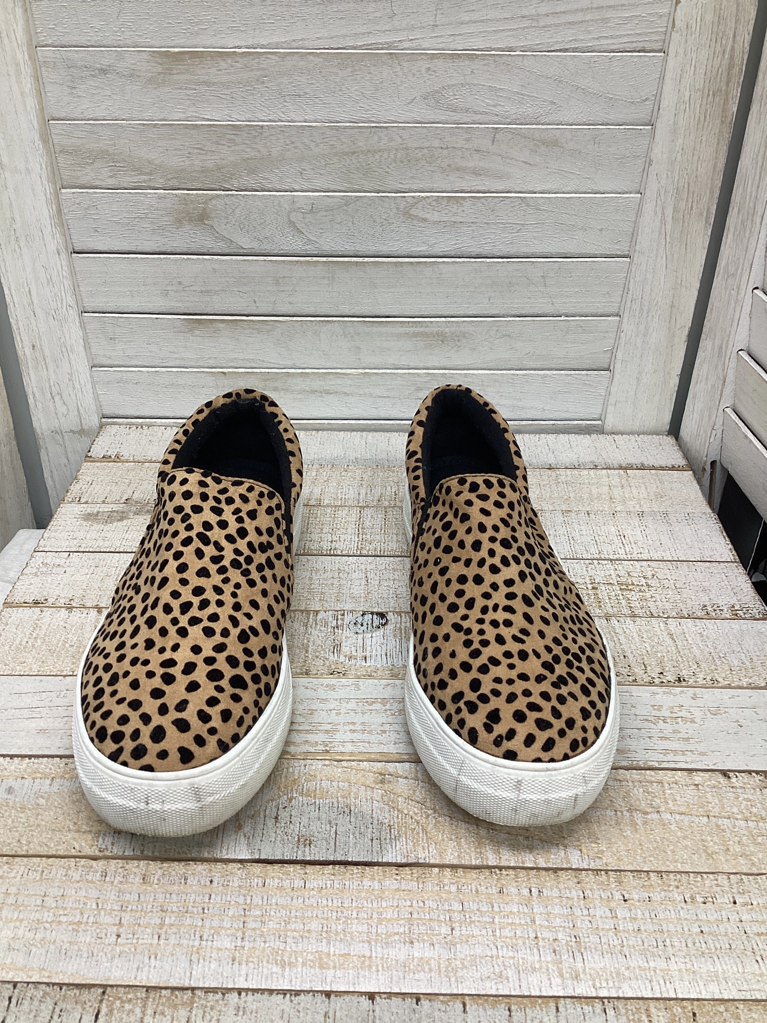 Breathable Perforated Panels Essential Look Shoes Sneakers By Soda In Animal Print, Size: 7.5