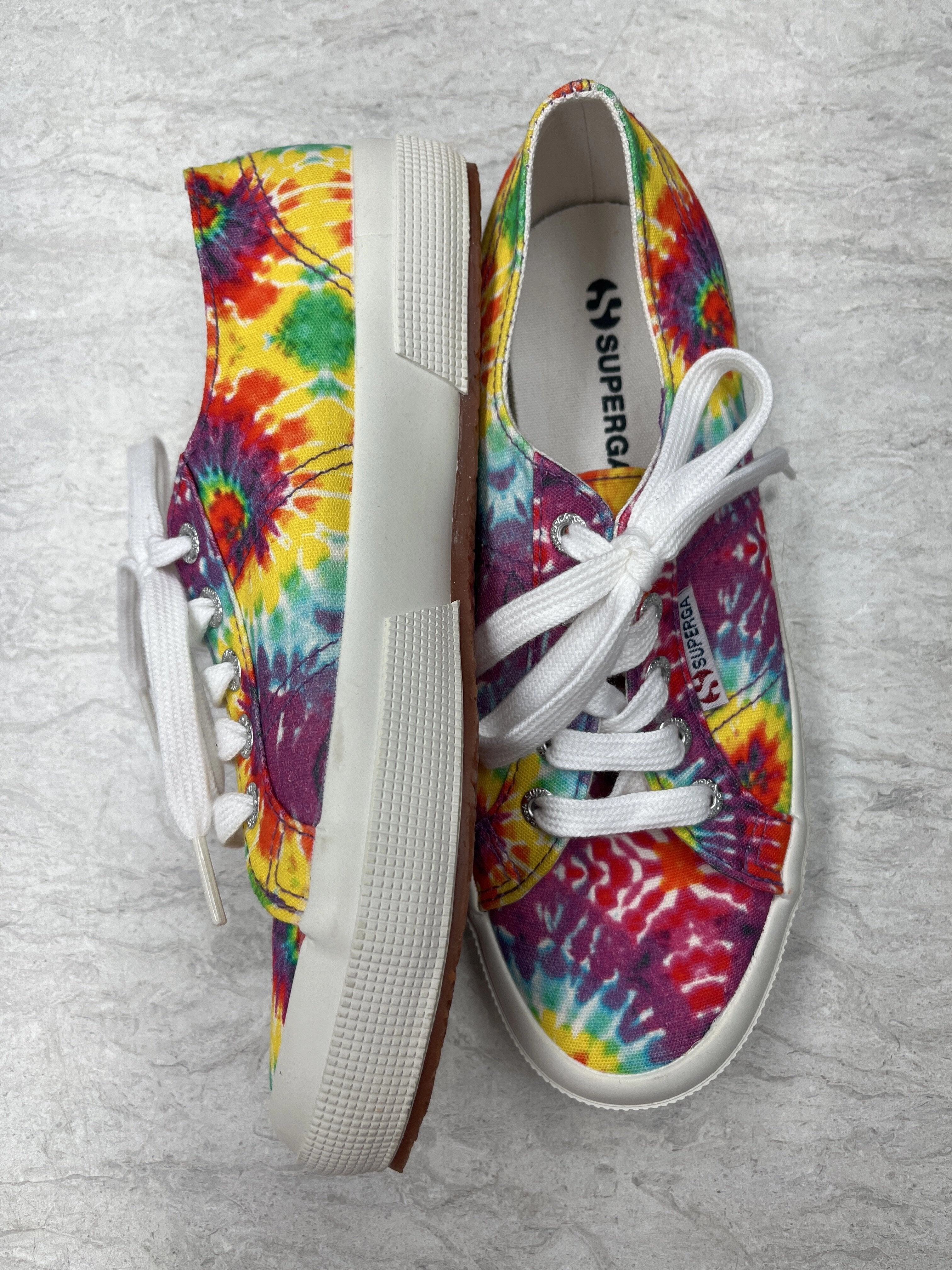 Designer Look Simple Choice Shoes Sneakers By Superga  Size: 7