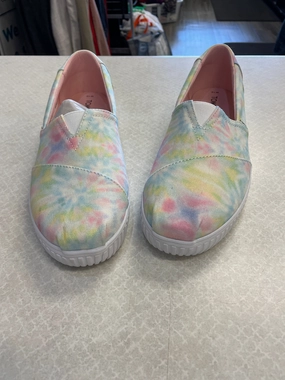Flexible Traction Shoes Sneakers By Toms In Tie Dye Print, Size: 10
